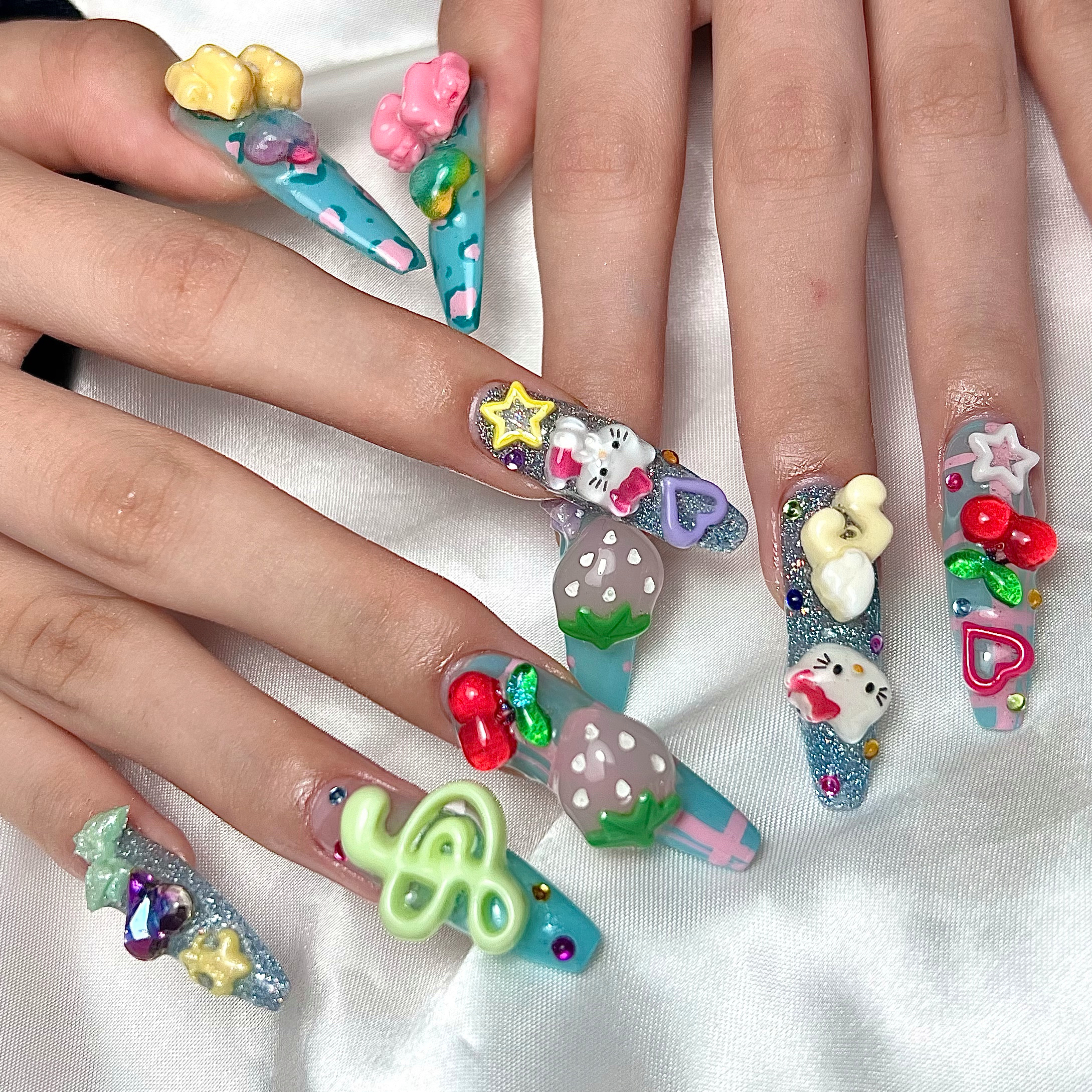 Nails_Loa