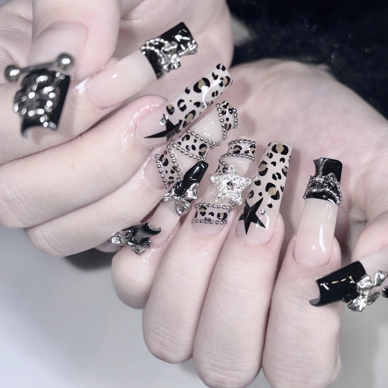 LOVEBOMBNAILS