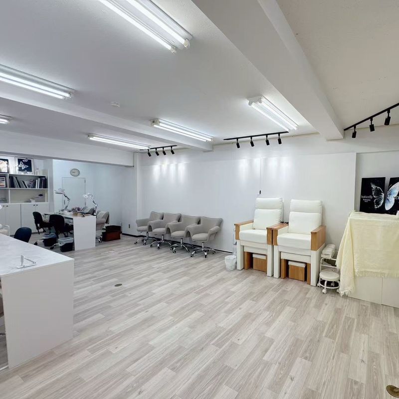 MOJOnailsalon