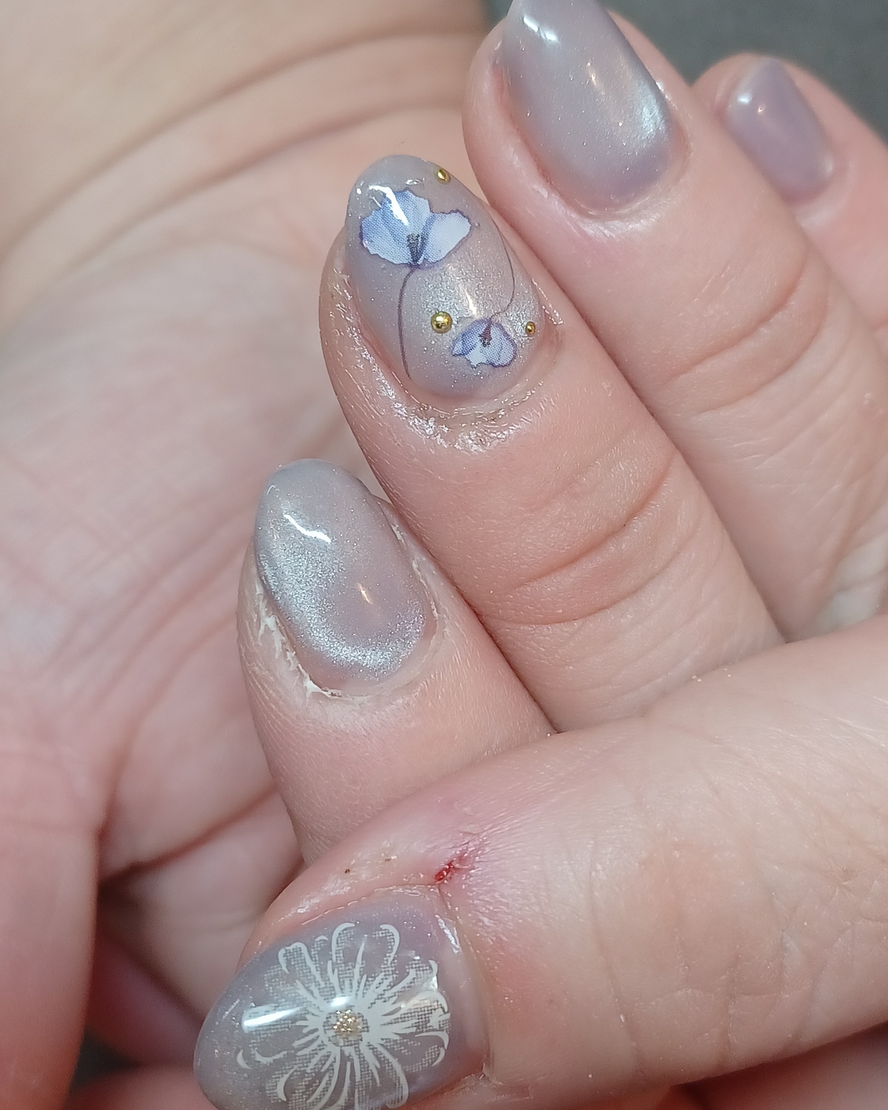 antique.nail