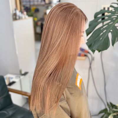 リタッチブリーチ＋オンカラー＆髪質改善トリートメント￥28,000
