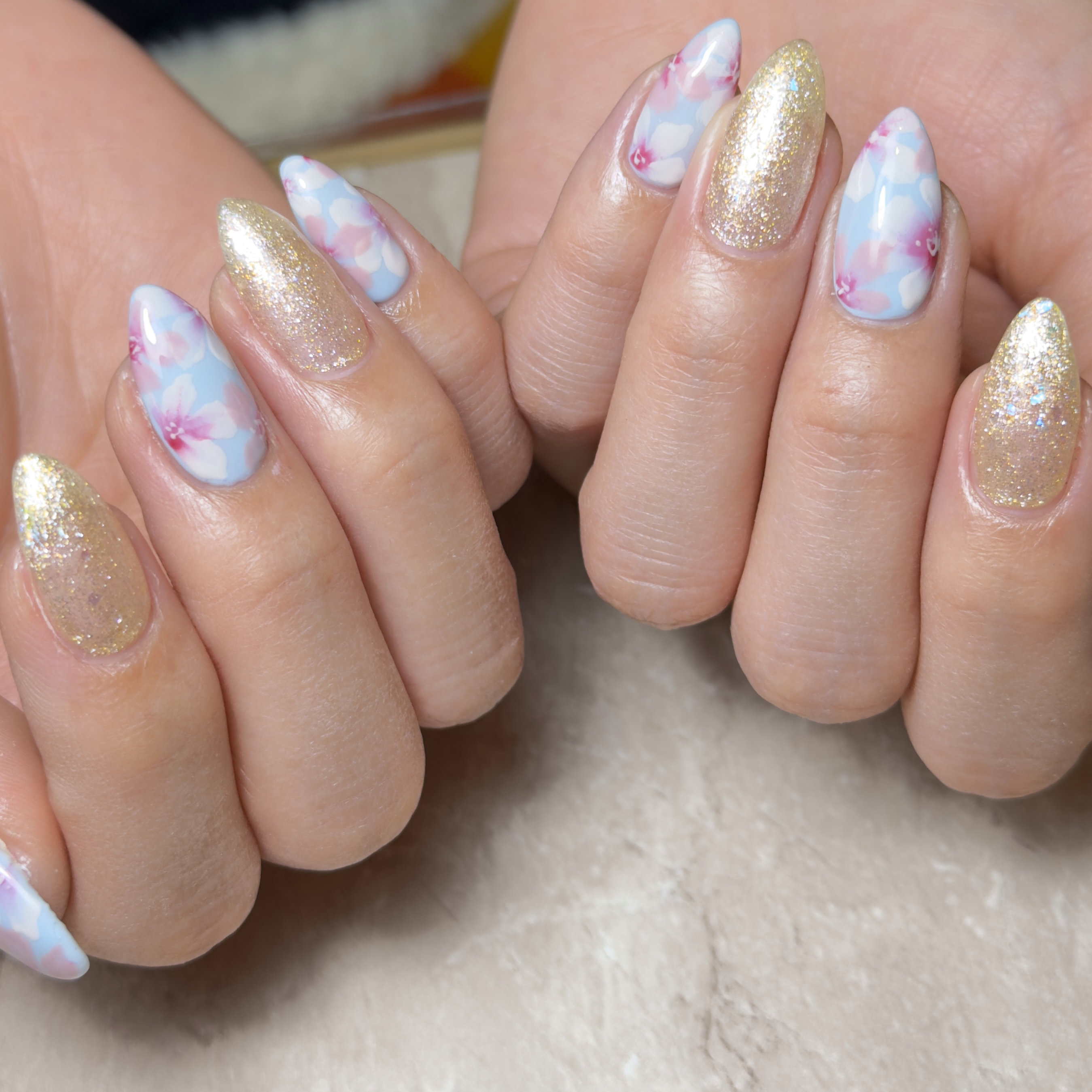 nail.salon.lady