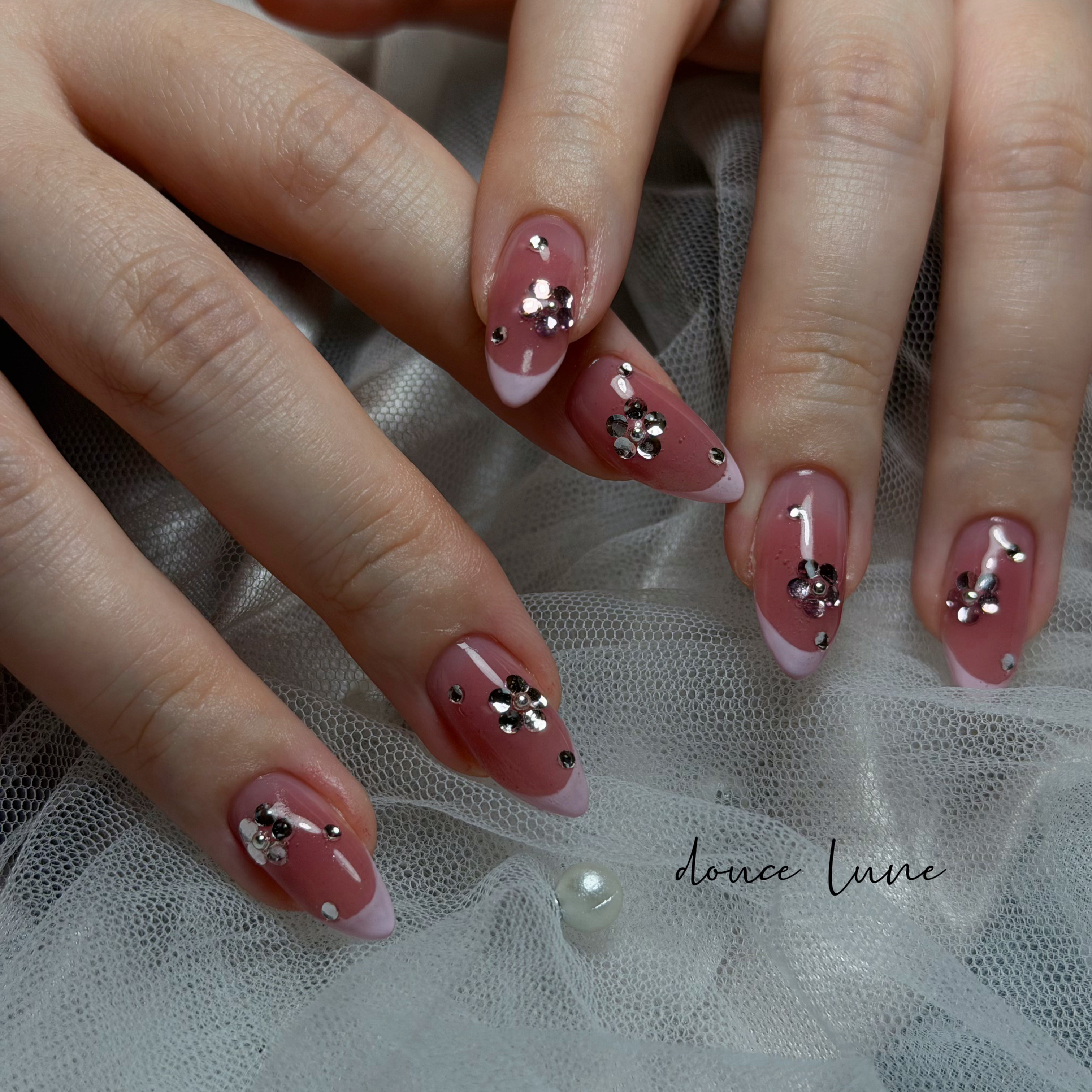 M...nail