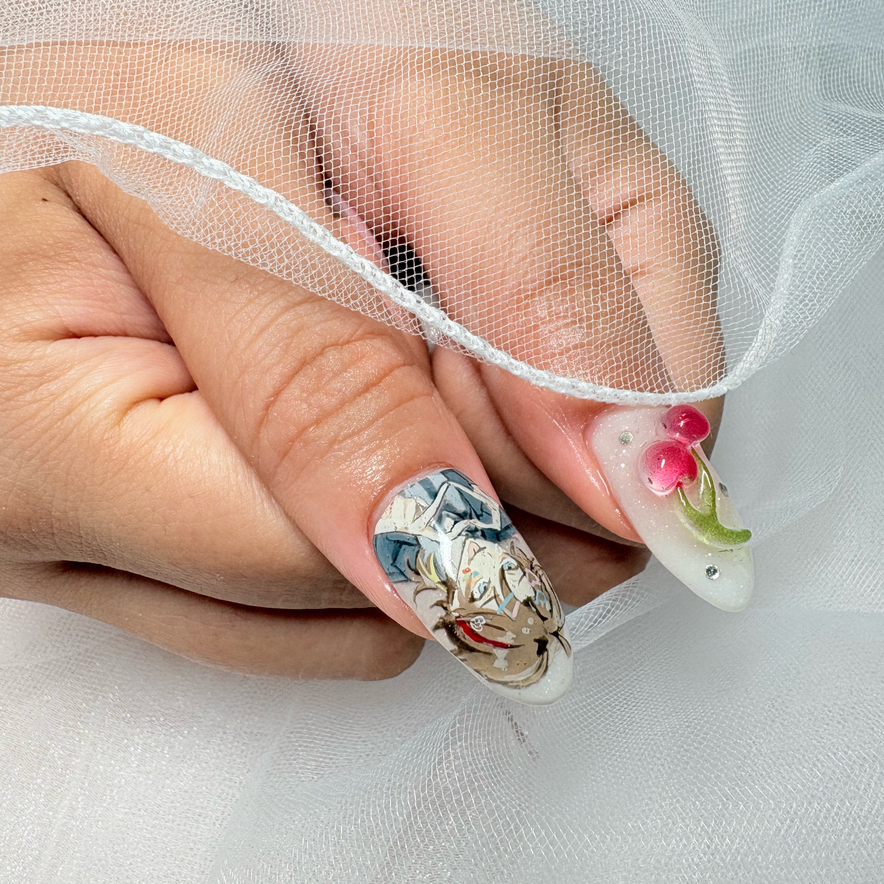 Tulip.nail.eye