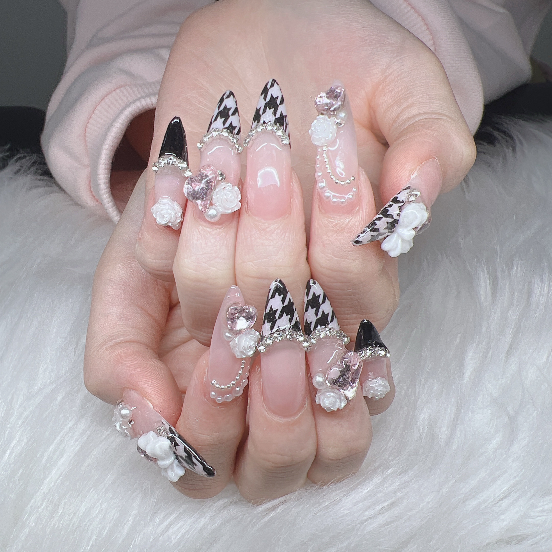 Lee_Nails