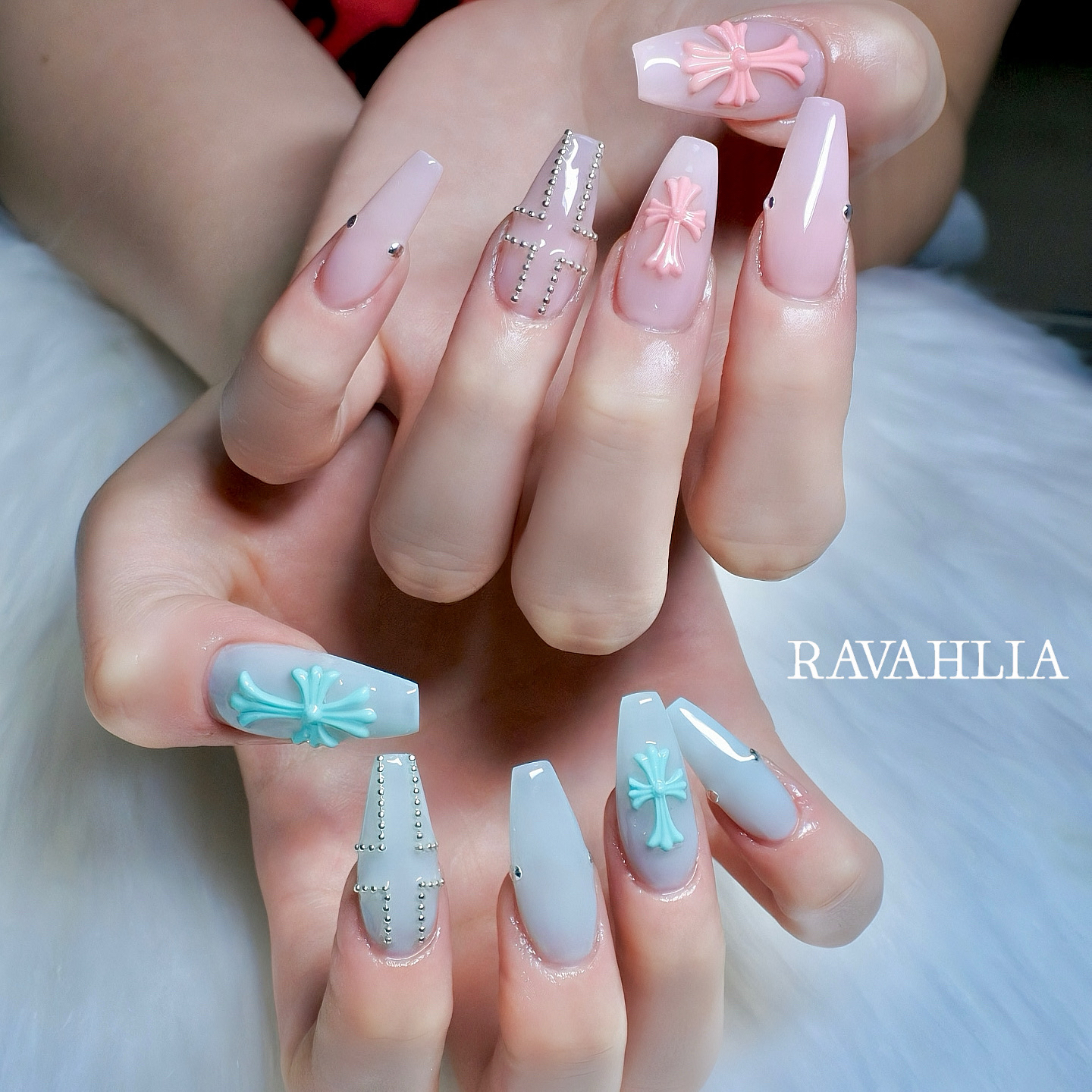Ravahlia_nails