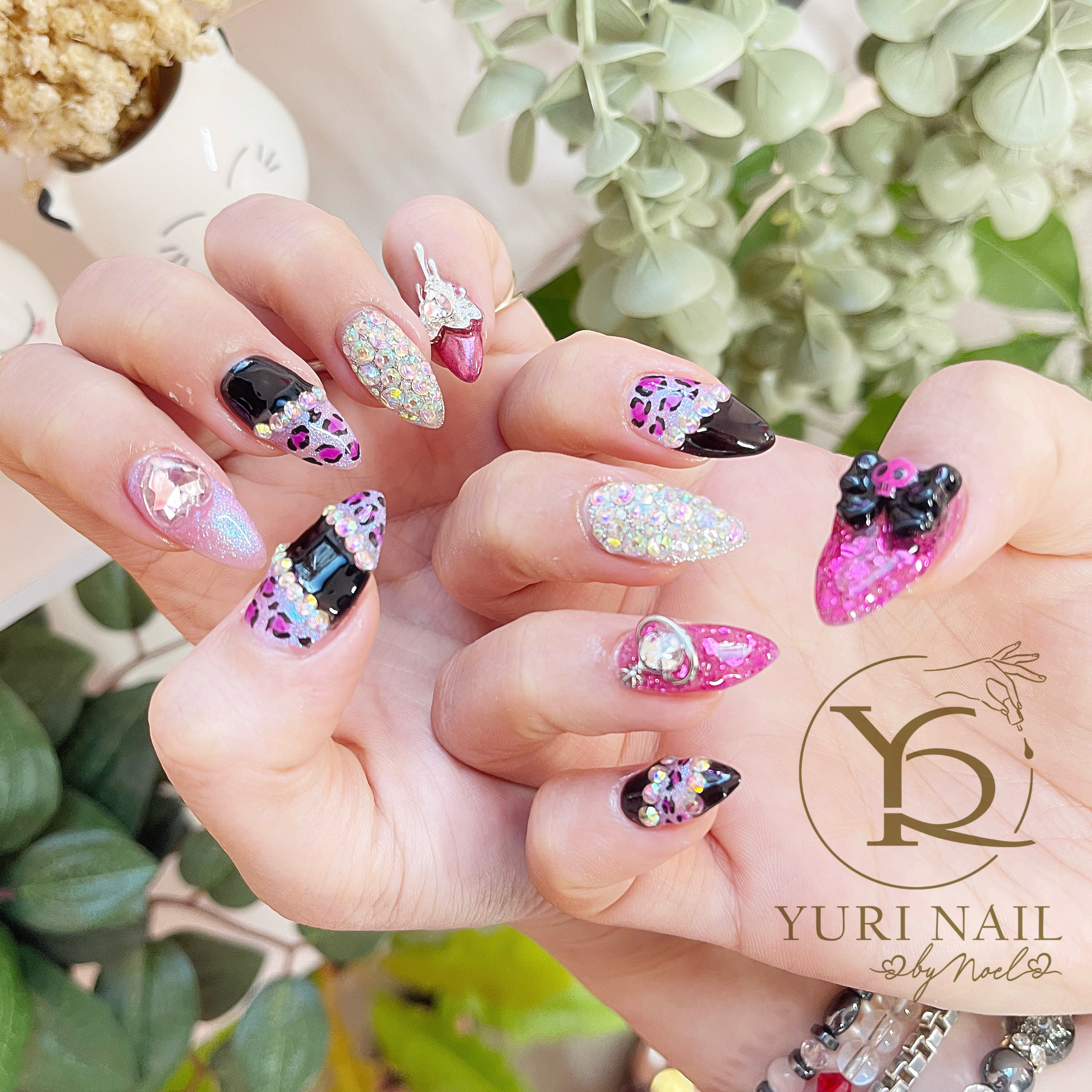 Yuri_nail_Anh