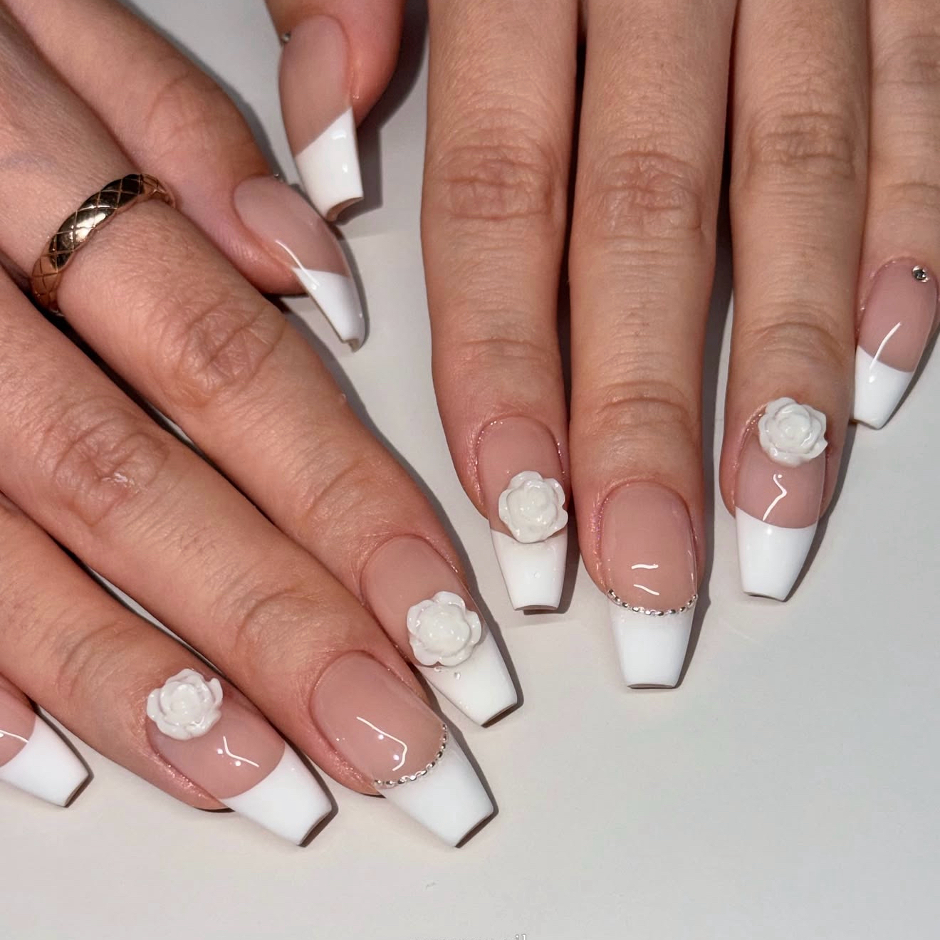 Hine_RibonNail