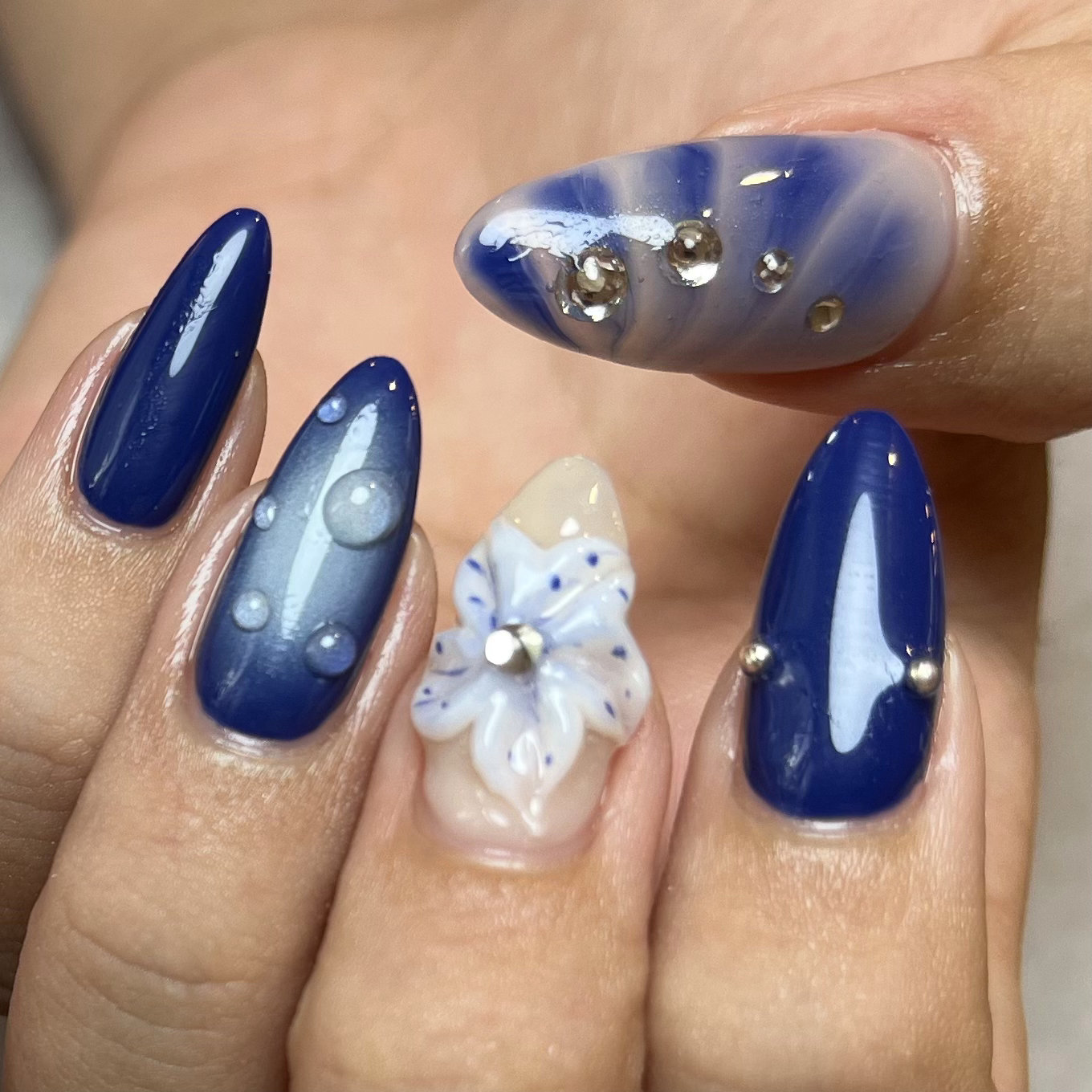 anila_nail