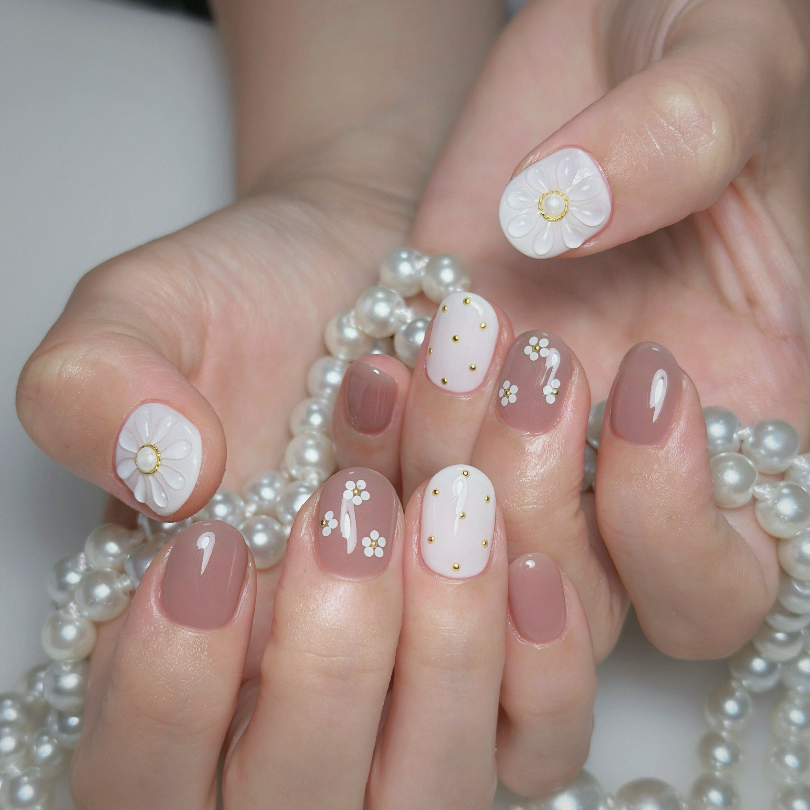 thumbs.up.nail