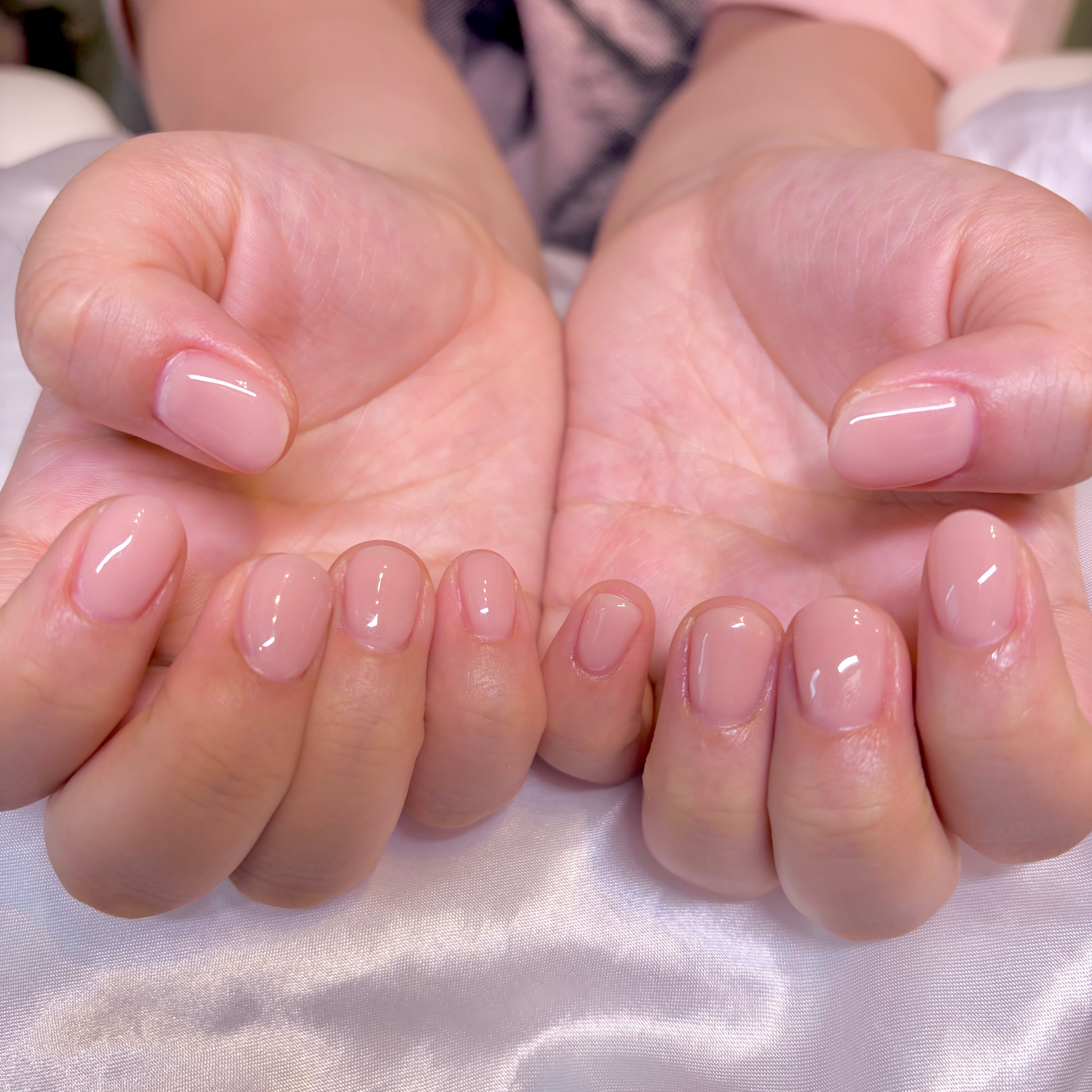 emu.nails