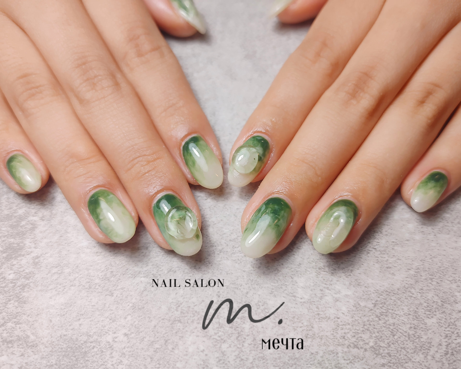 m_ye..nail