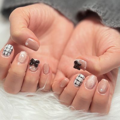 セミデザインネイル(両手でデザイン4本)(他店オフ込み)