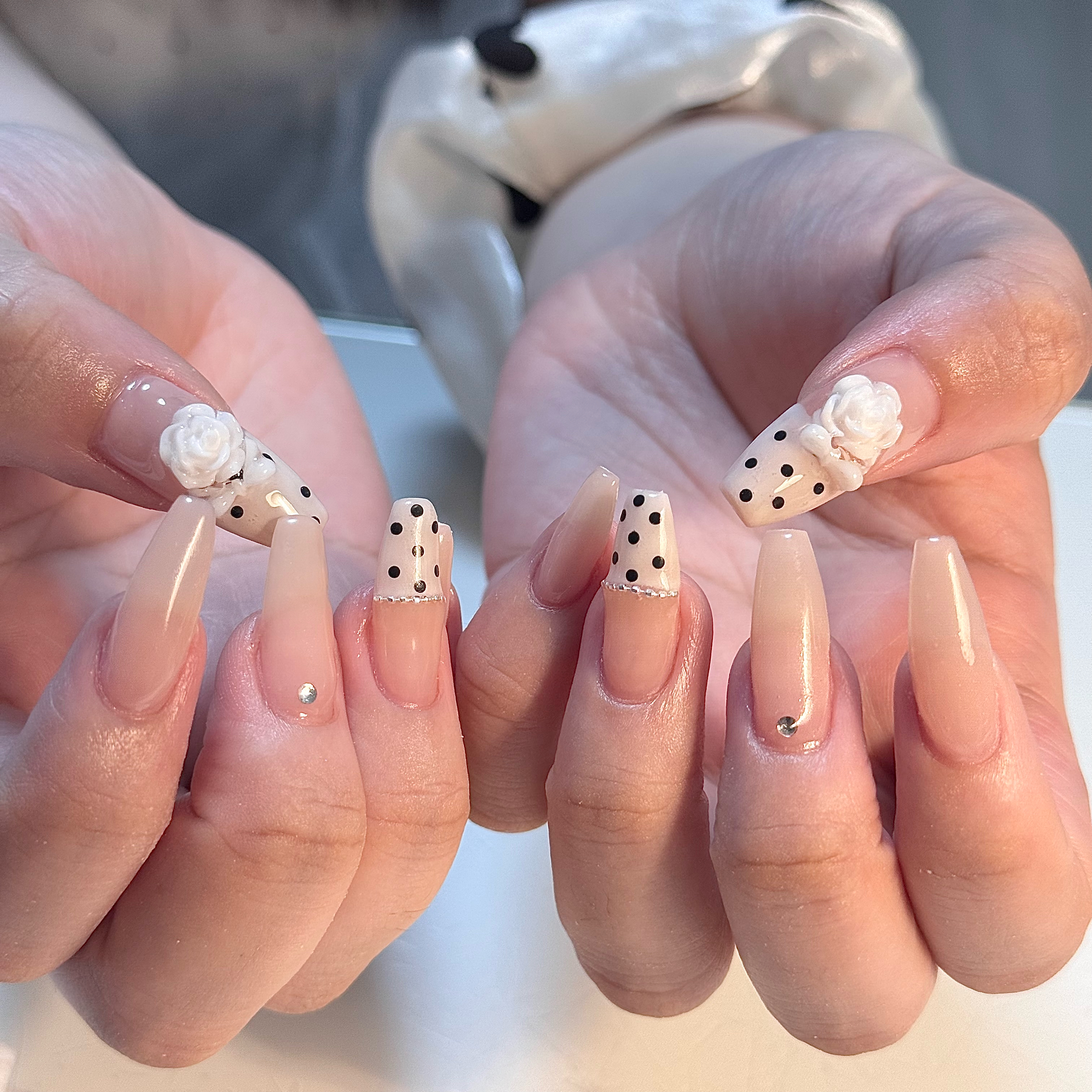 nailsalon_embe
