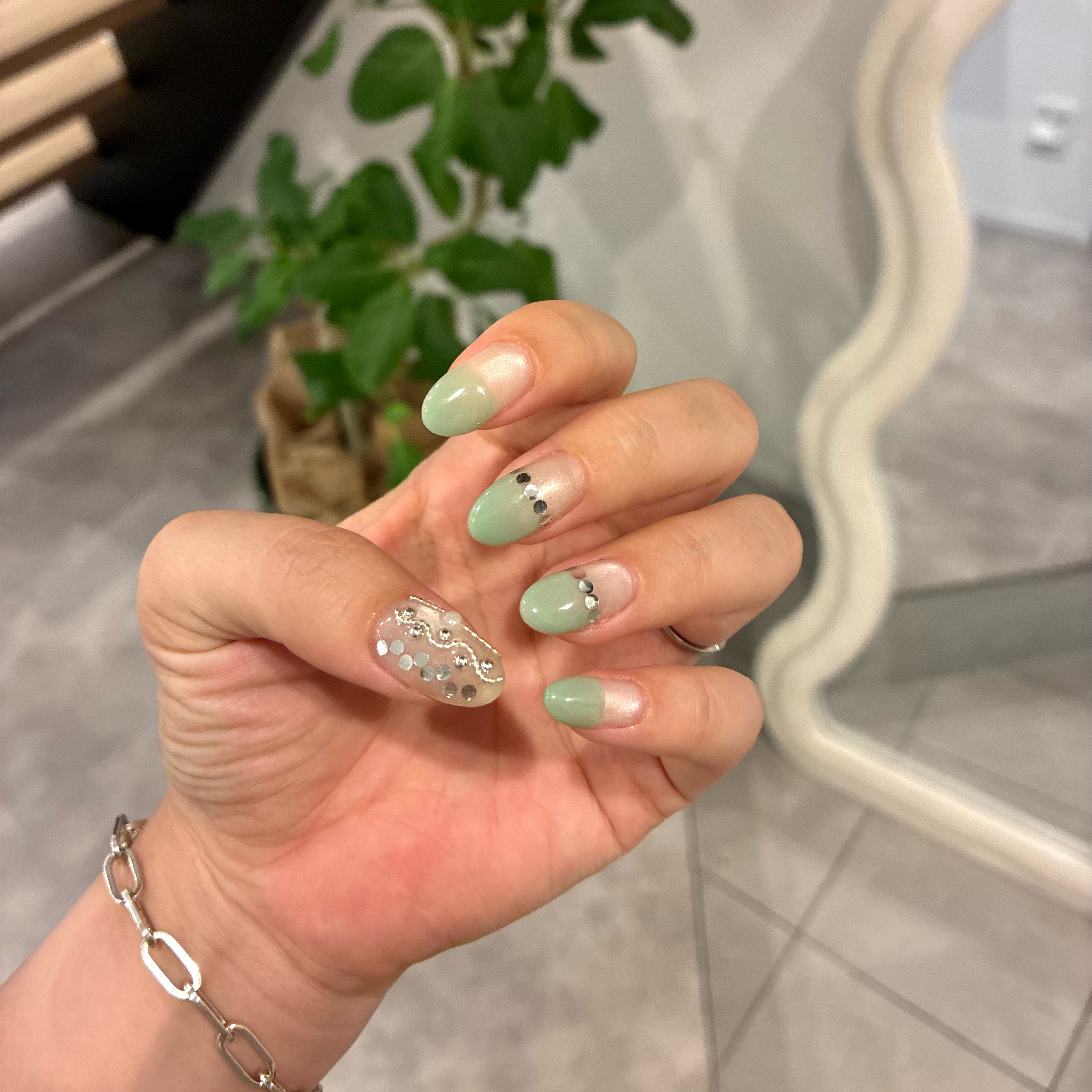ist._nail