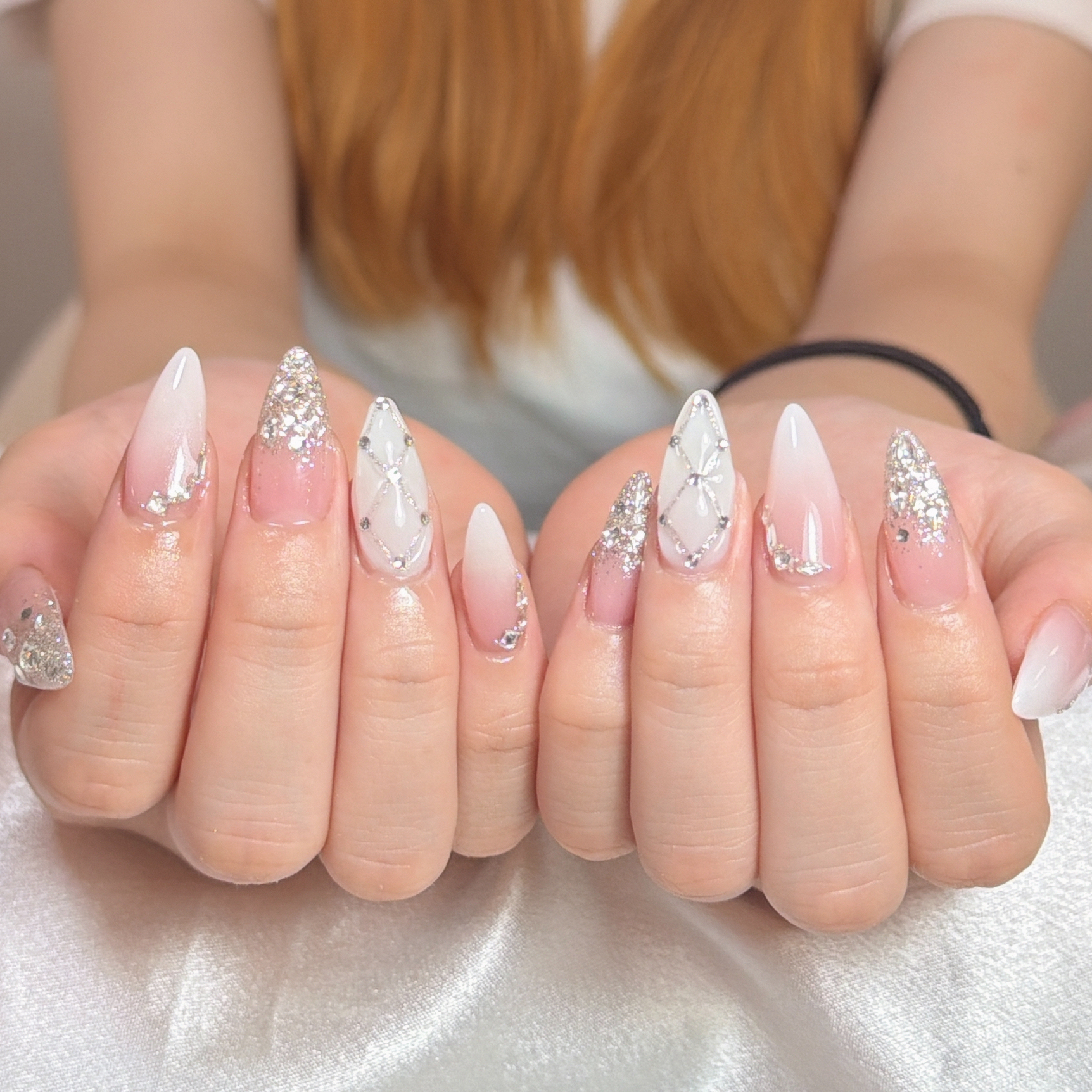 LUNA_Nails
