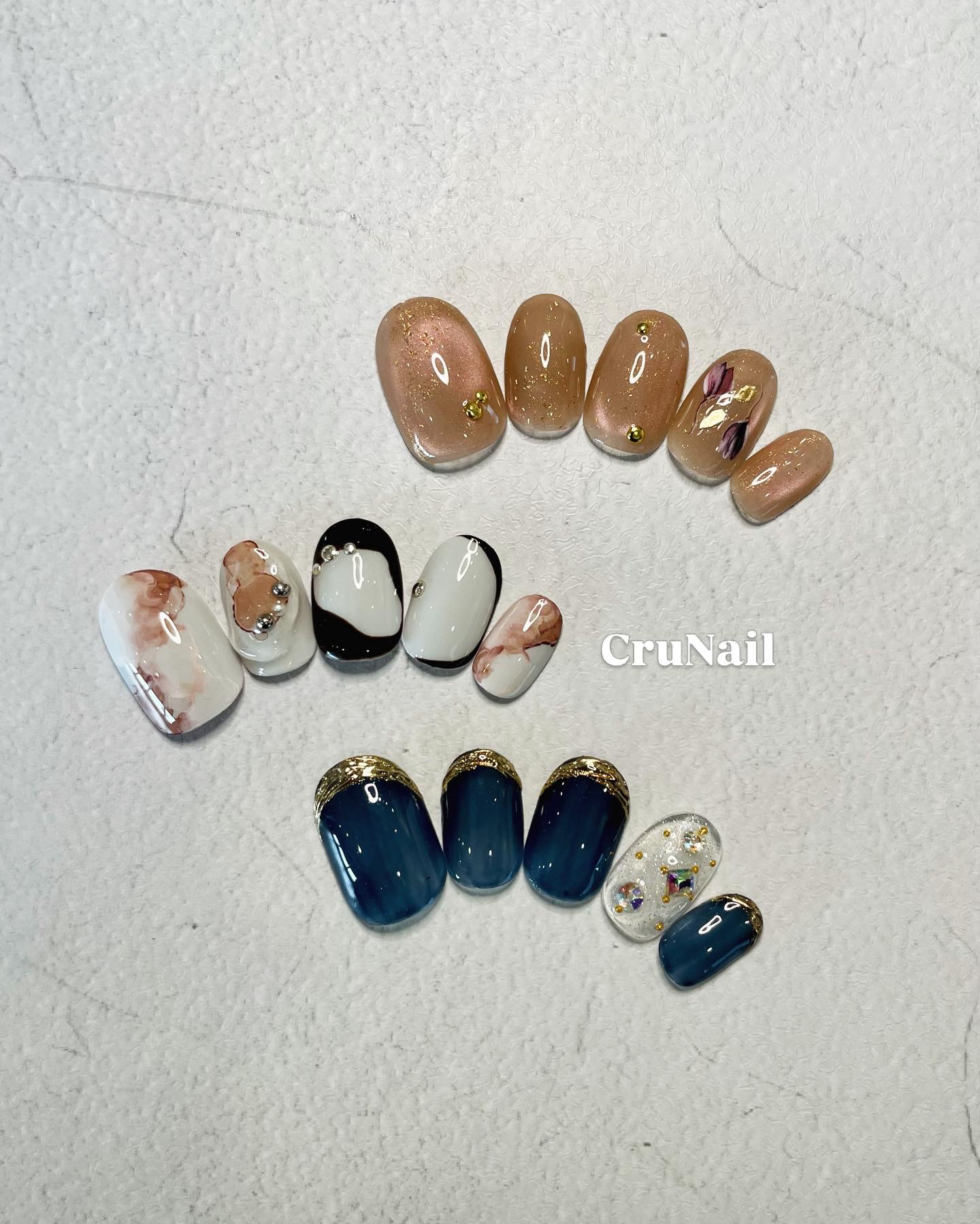 cru__nail