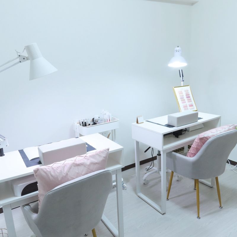 Salon Bi.