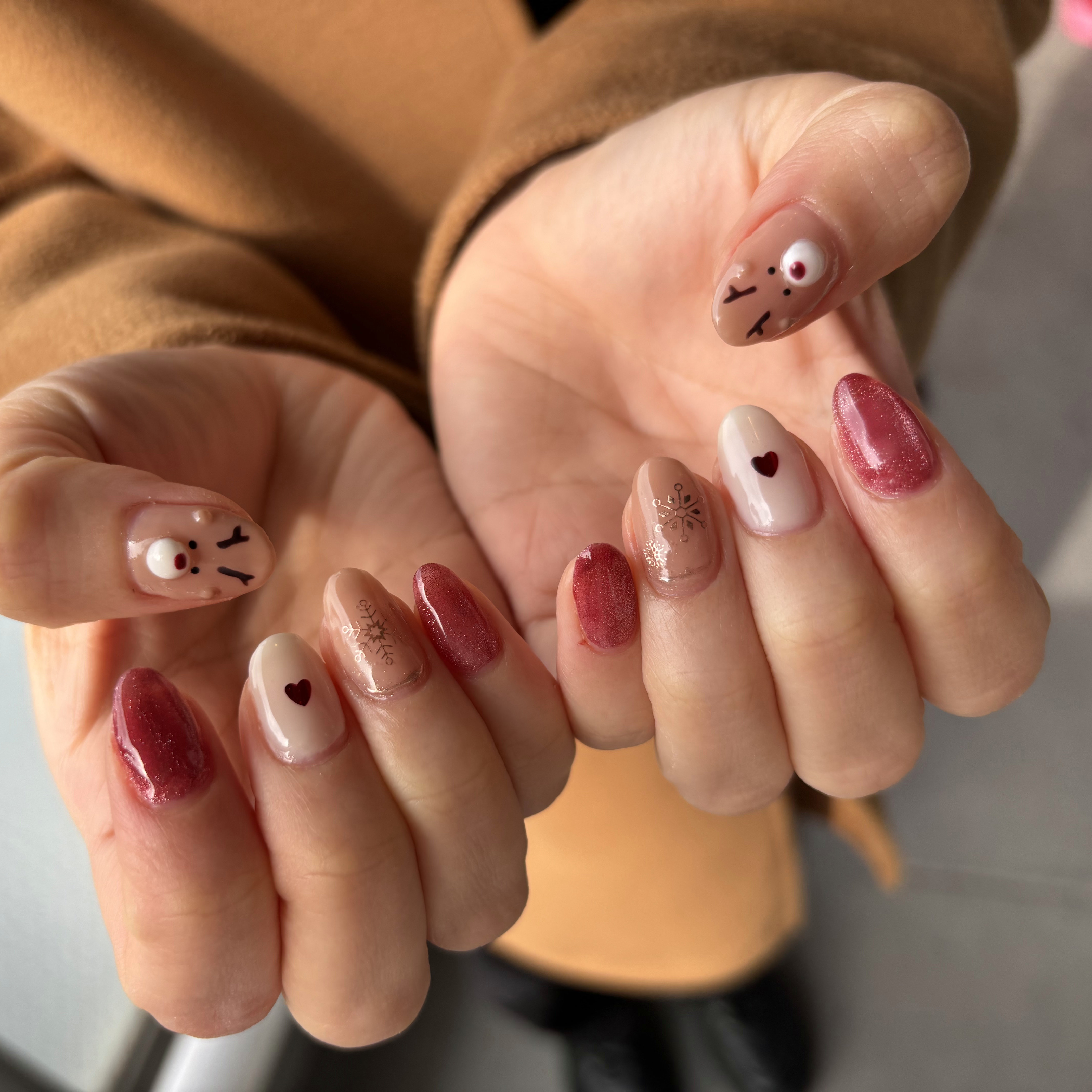 Nail__aym