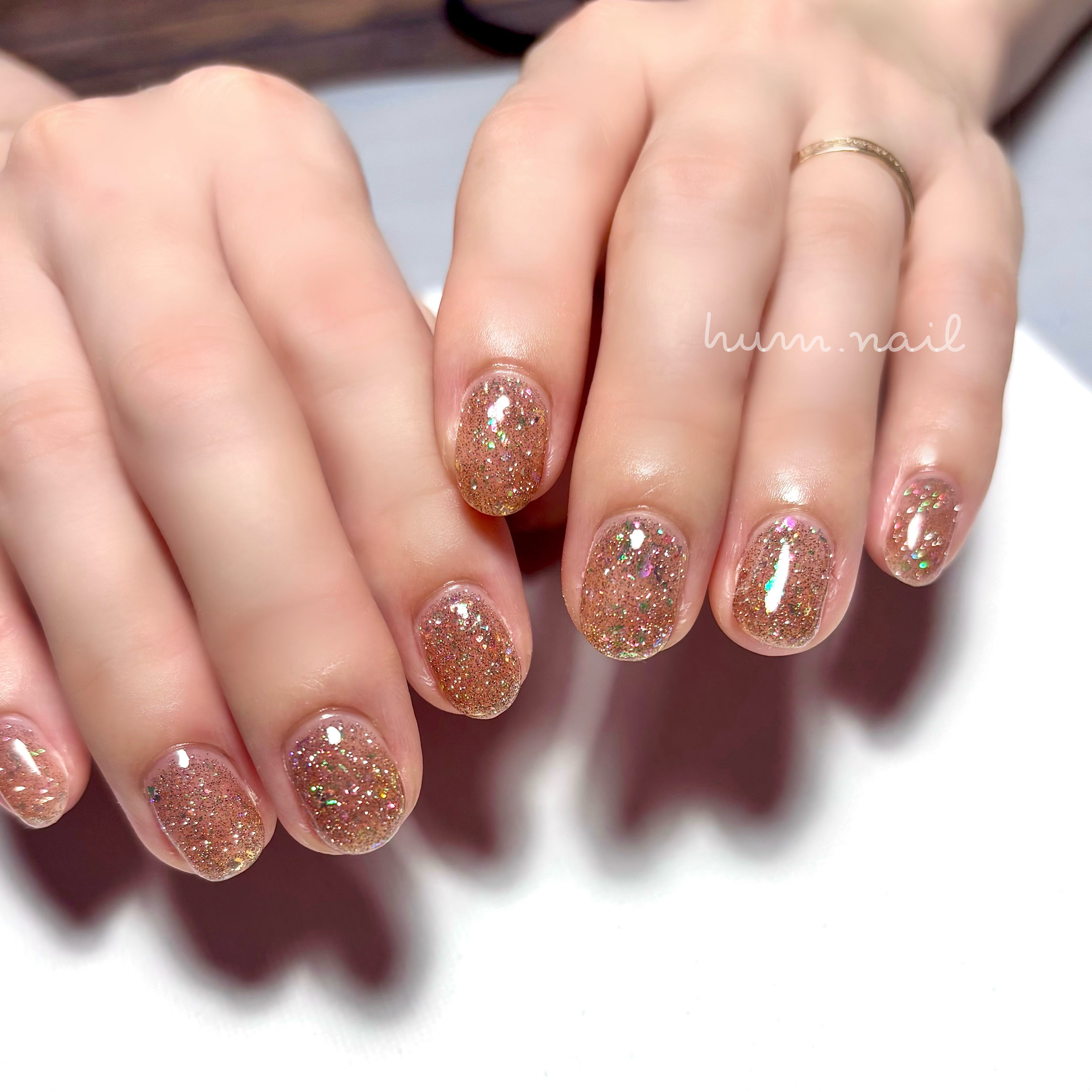 hum.nail