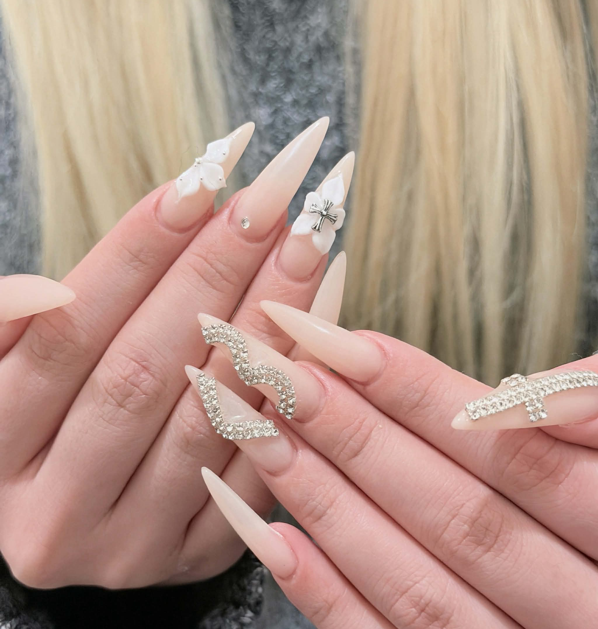 elinails.rinn