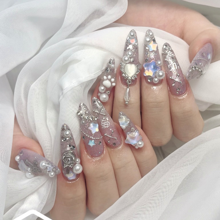 Redispe.nail_noura_Funato