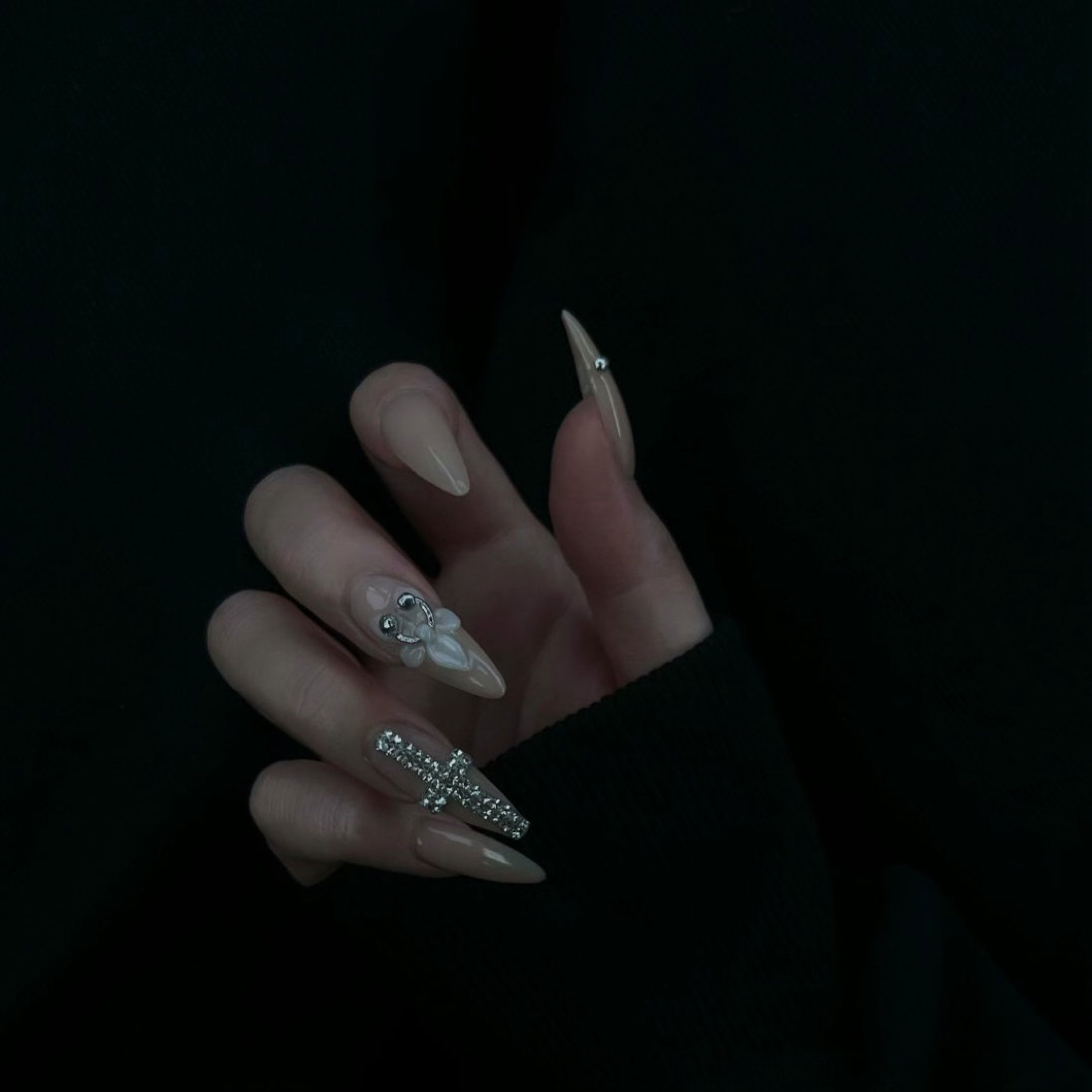 Aura.nail