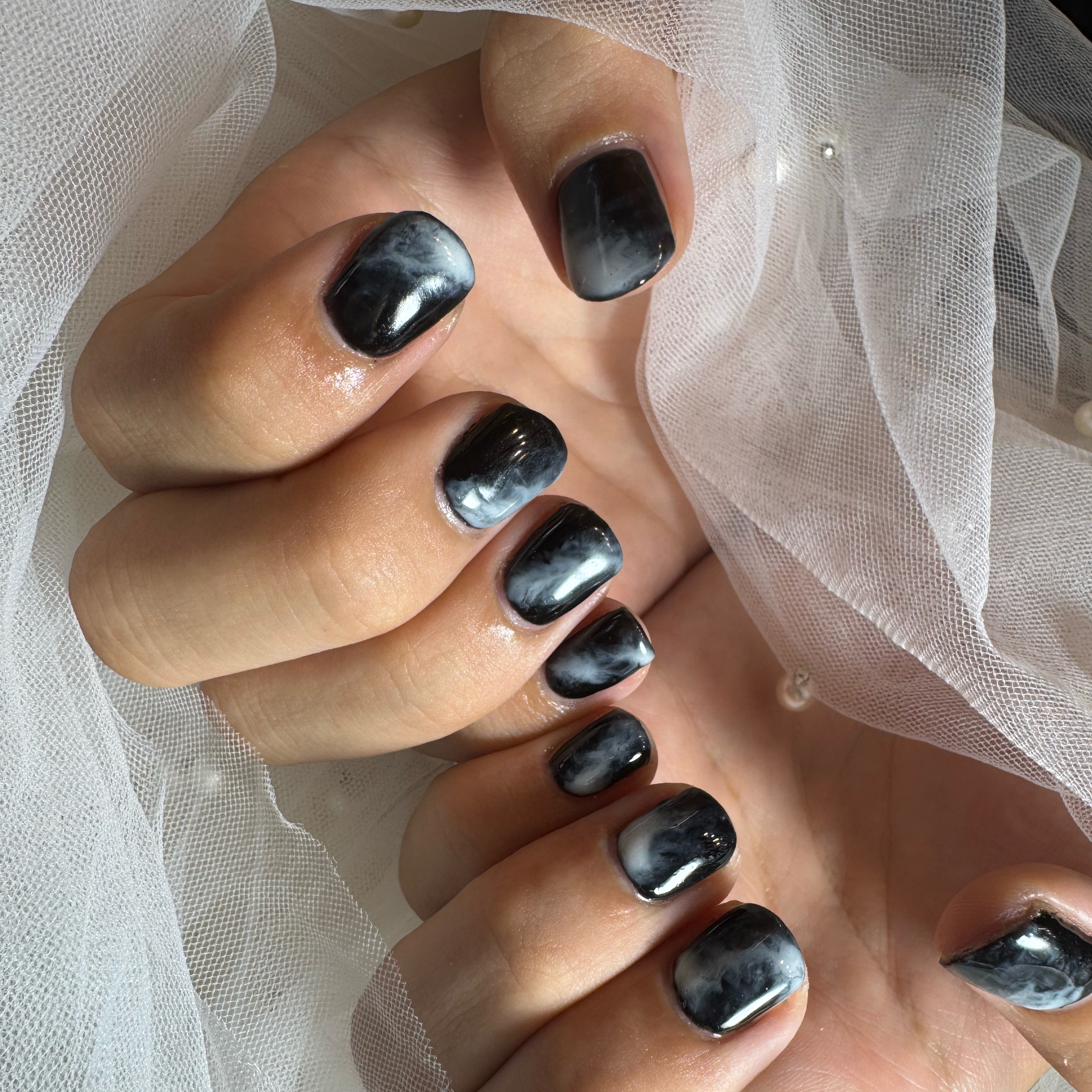 me_nail_meg