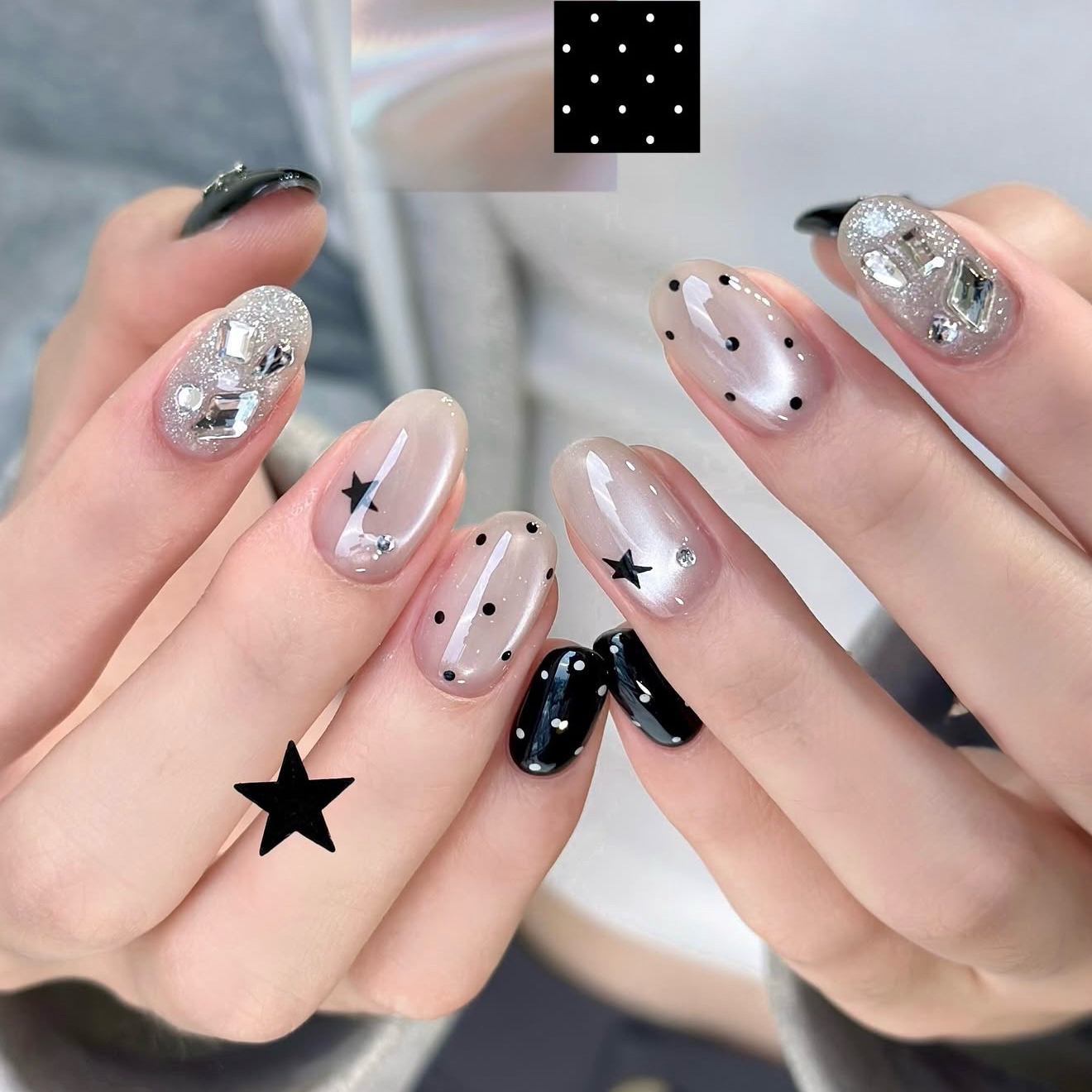 Naomi_RibonNail