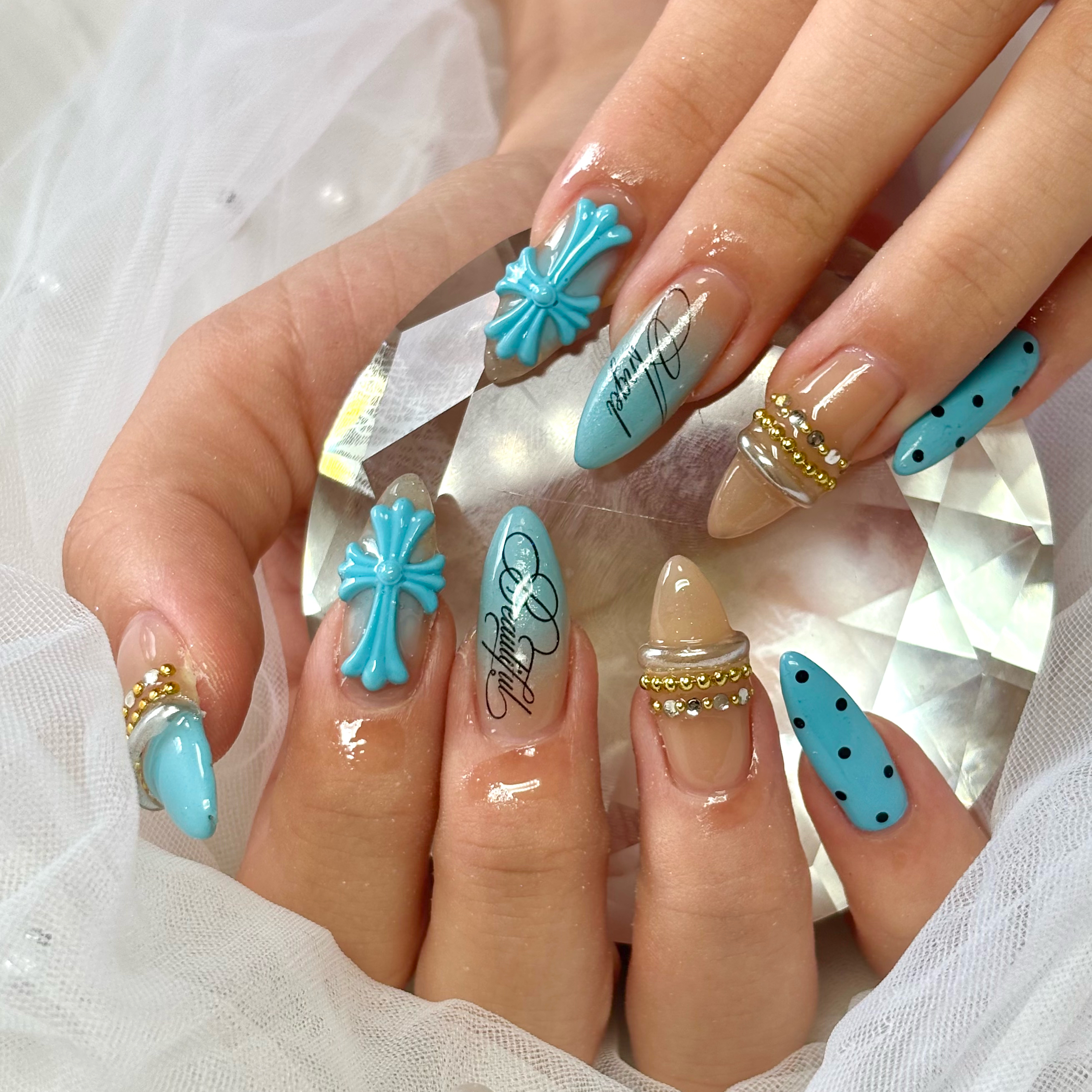 Lavi_nail