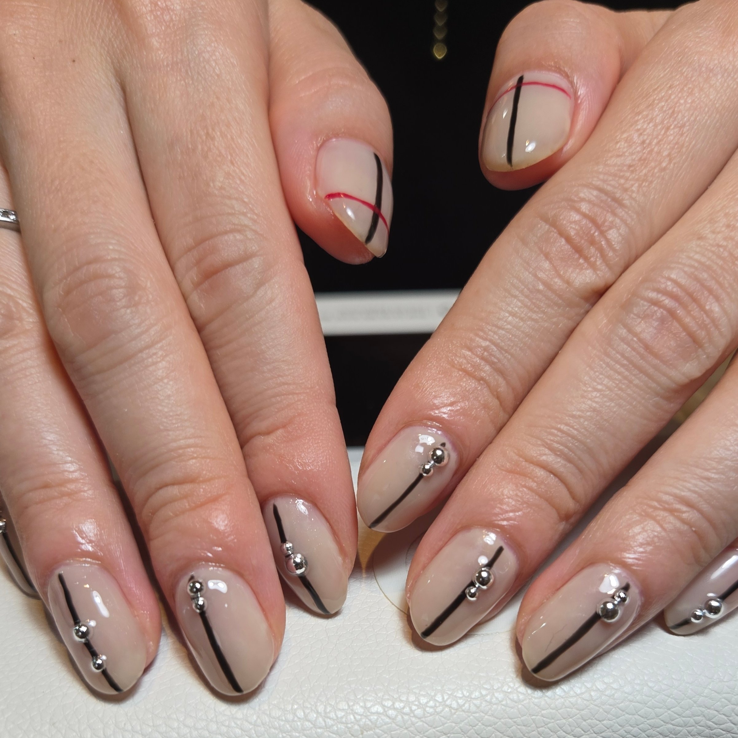 emust.nail