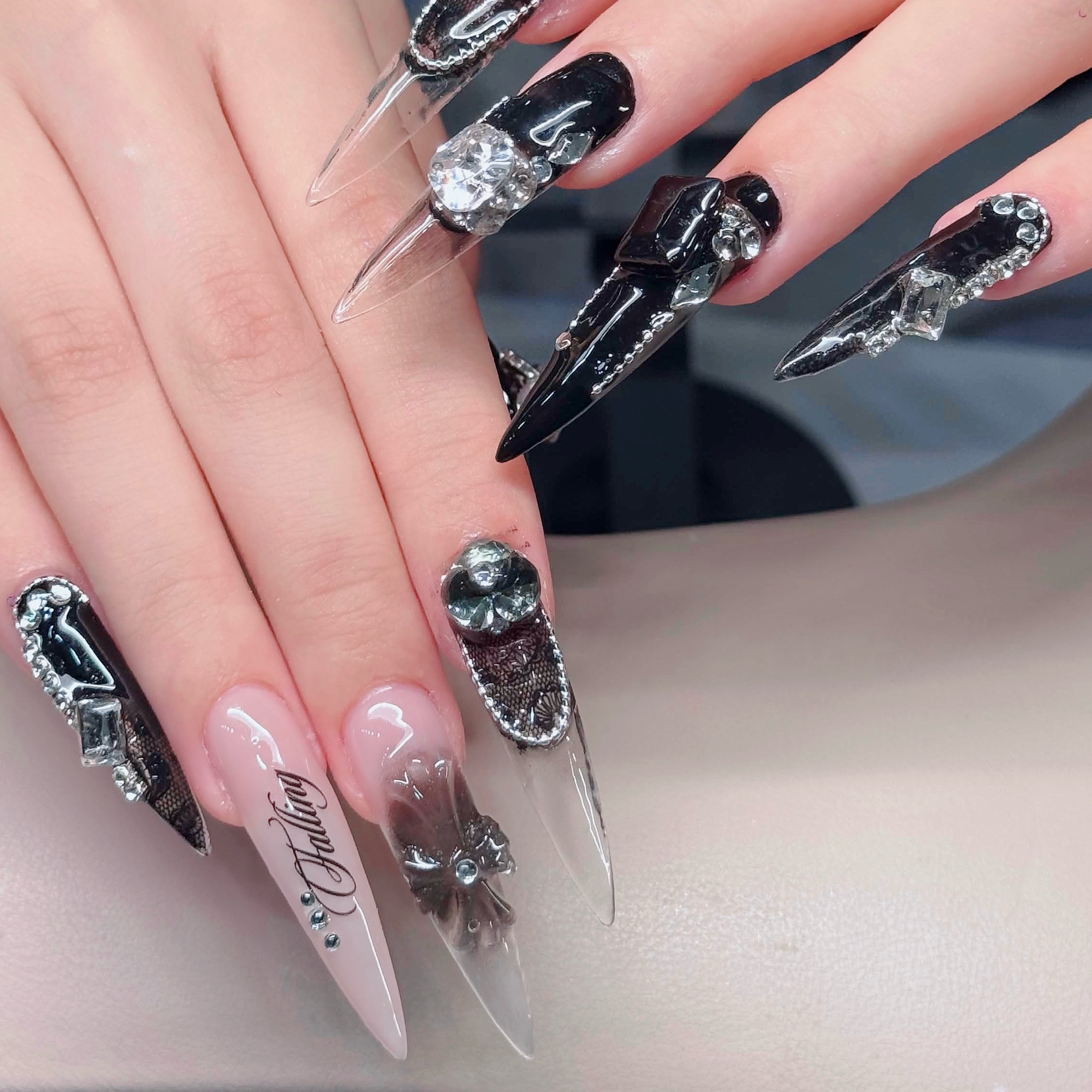 reina_88nail