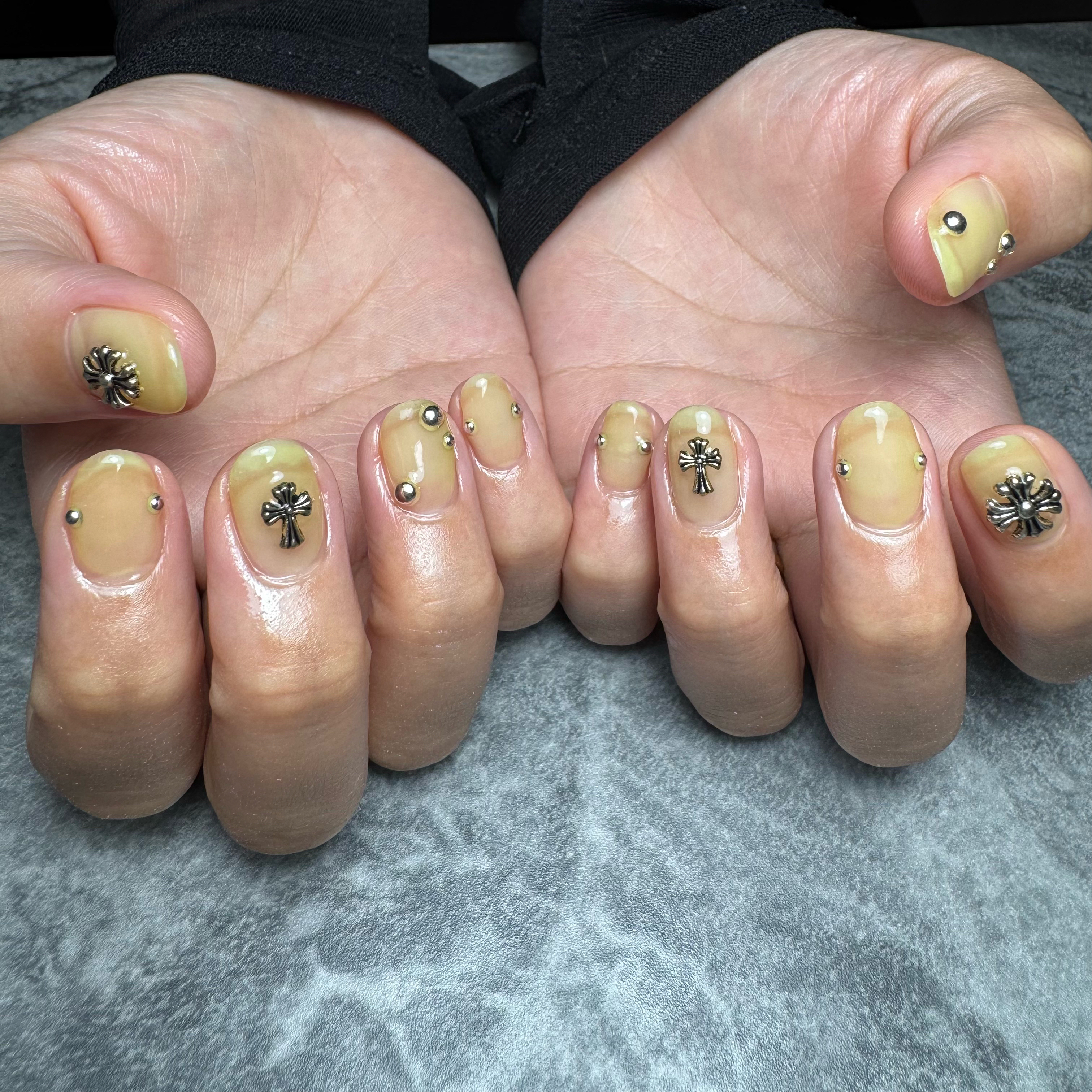 Nail_salon_Gleam