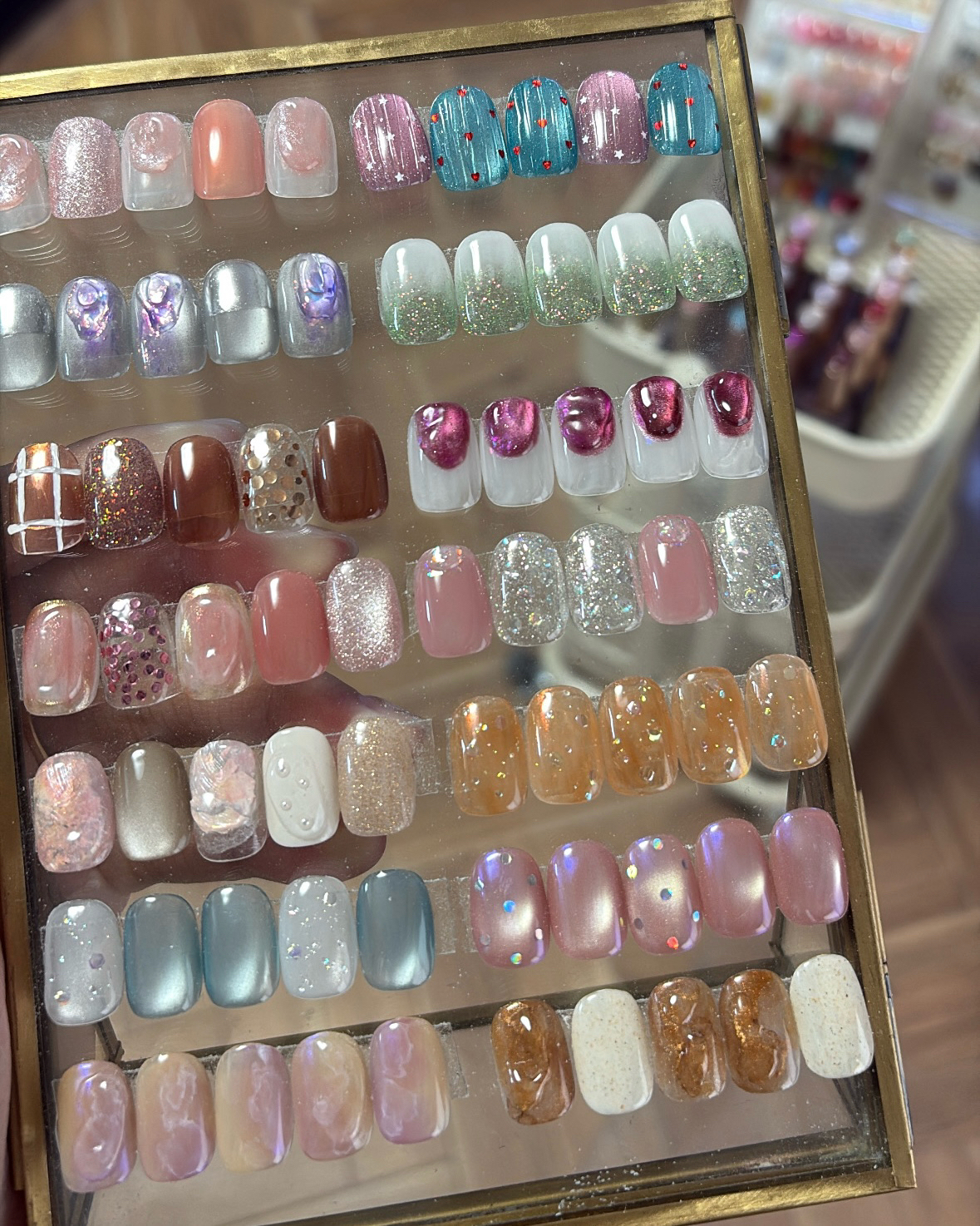 Lofi_nails