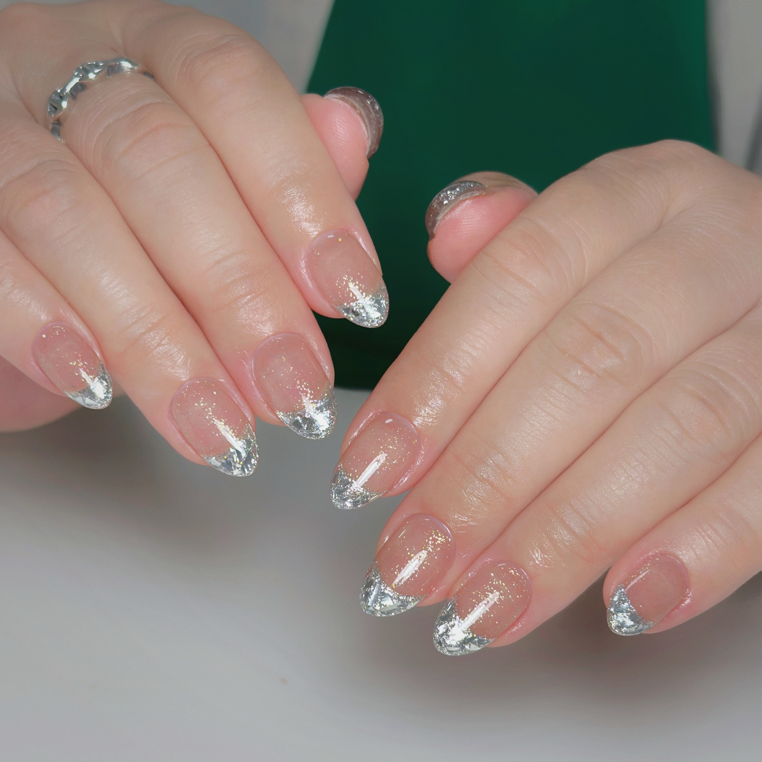 thumbs.up.nail