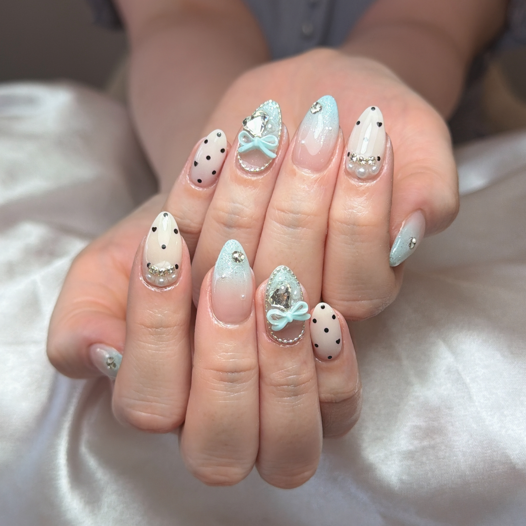 LUNA_Nails