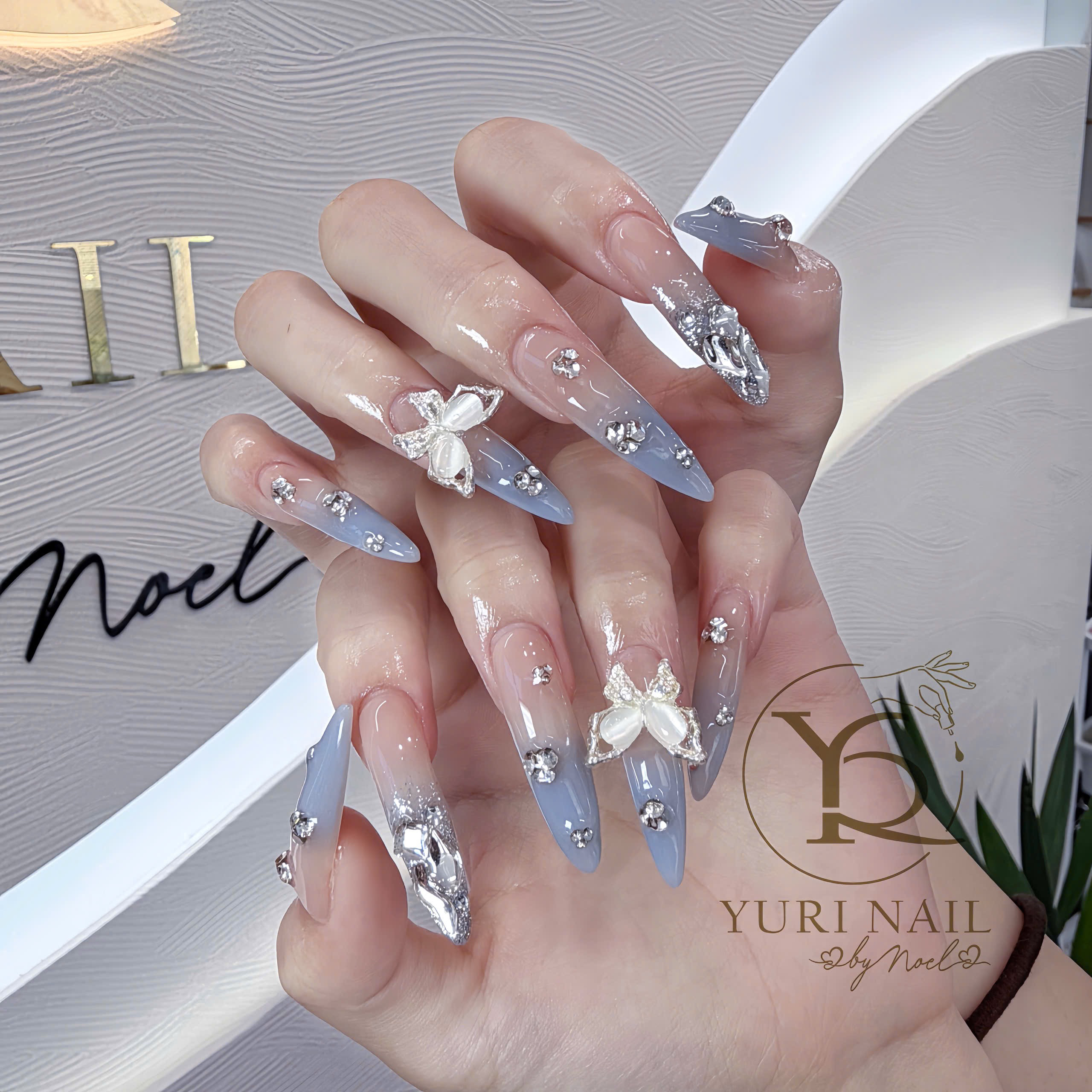 Yuri_nail_Anh