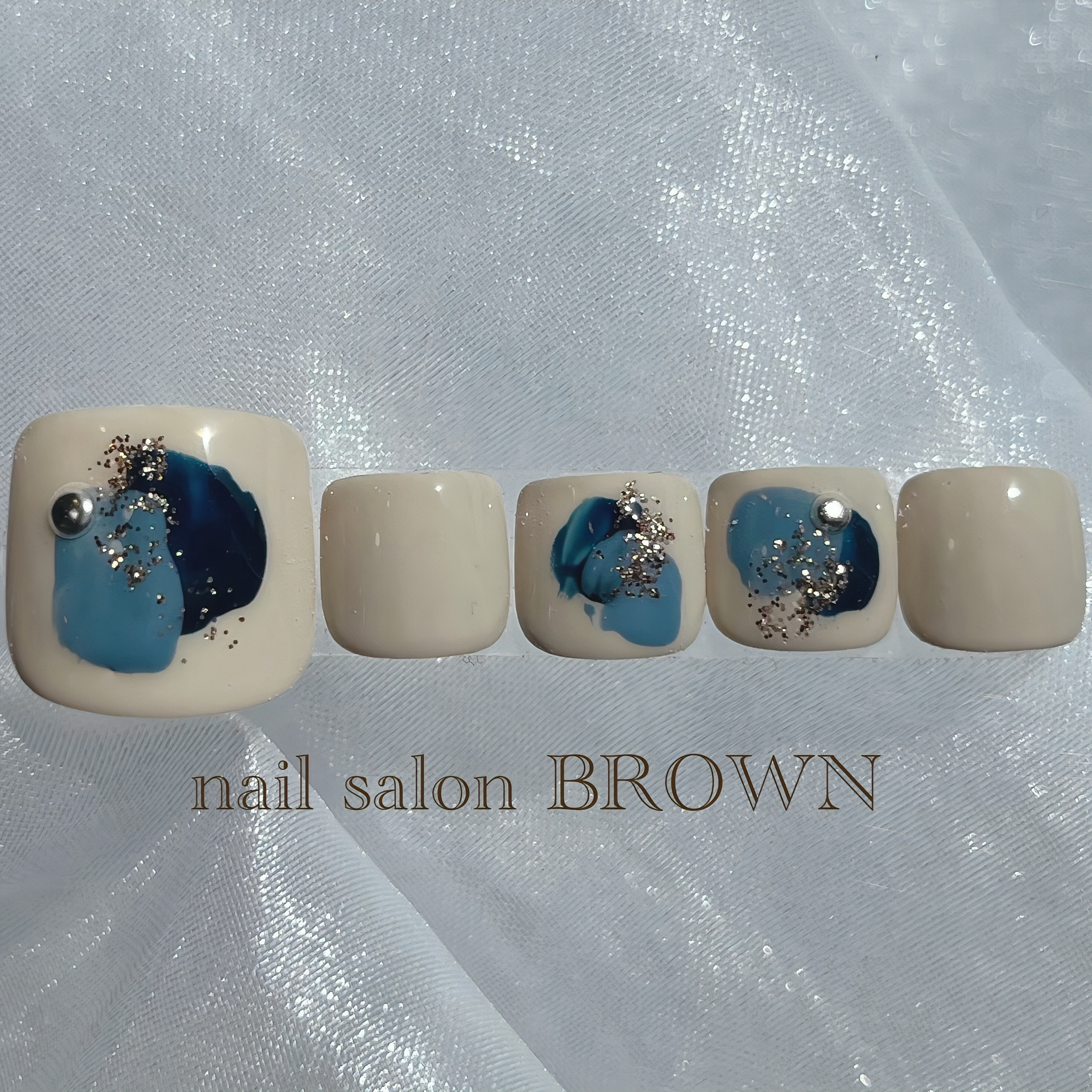 nail_salon.BROWN