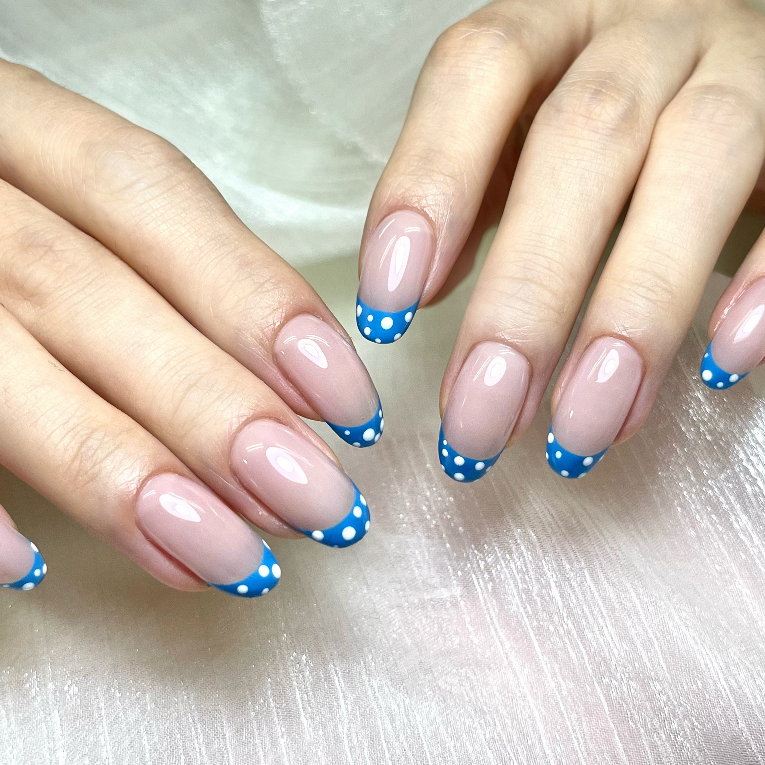 ri.nail_