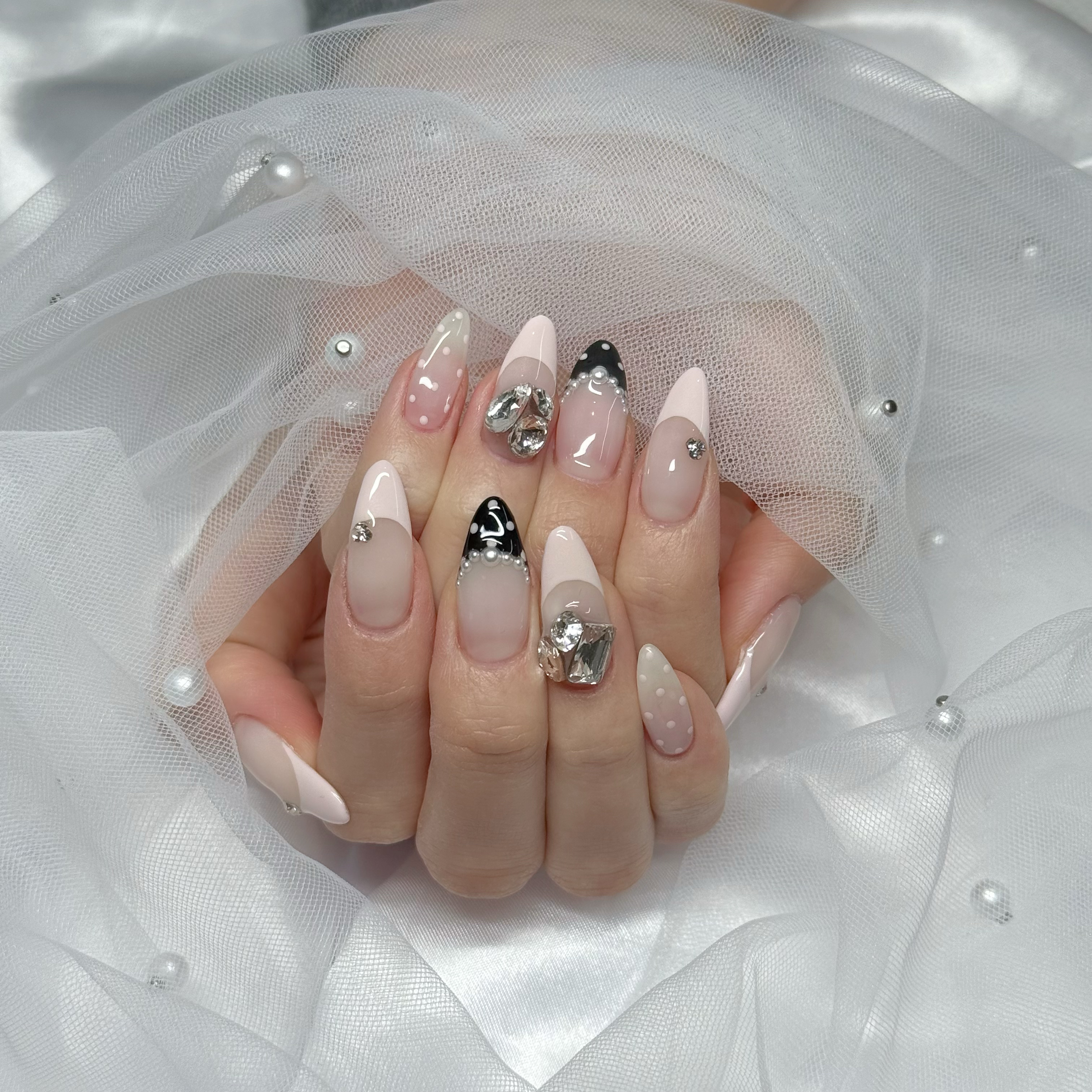 nail_by_lit