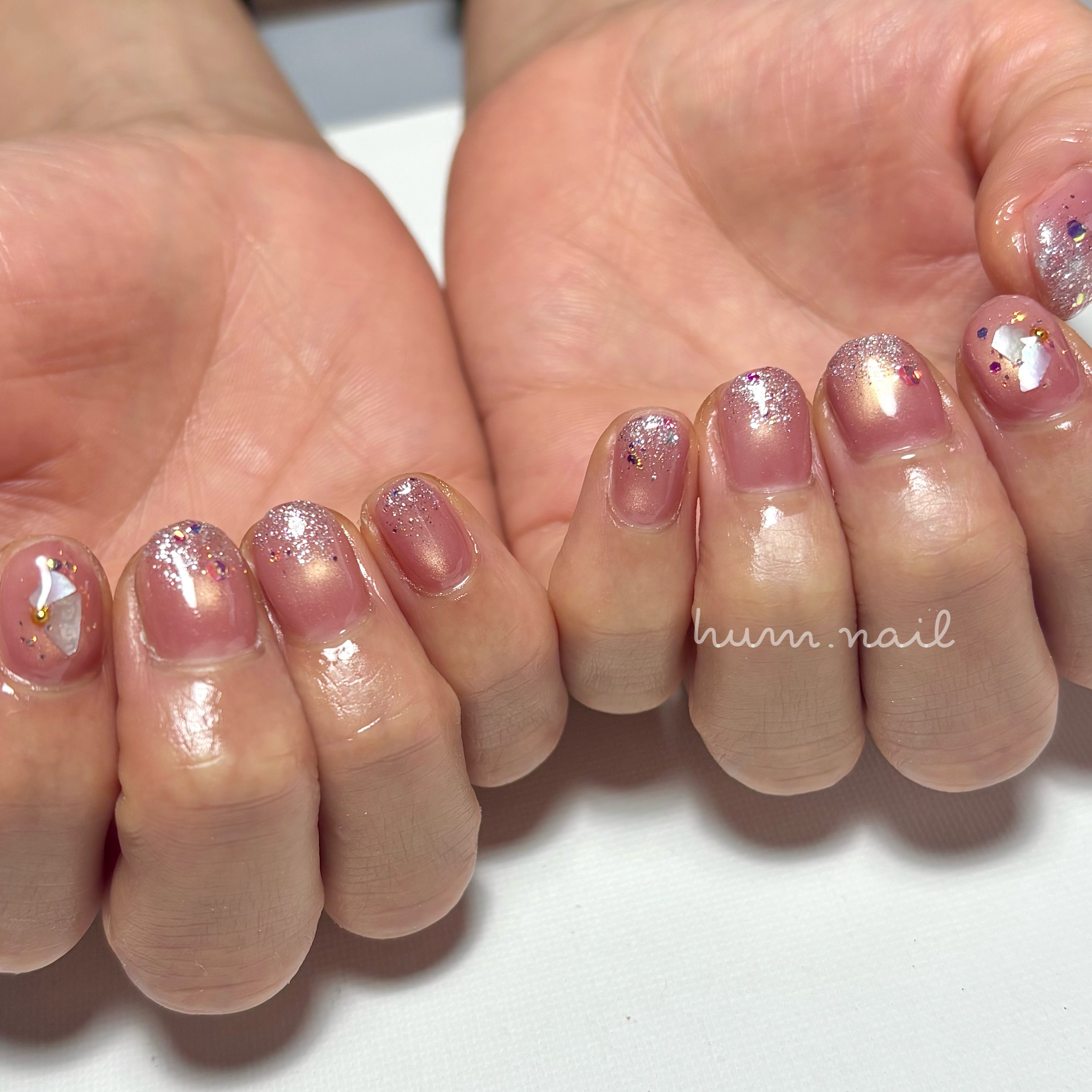 hum.nail