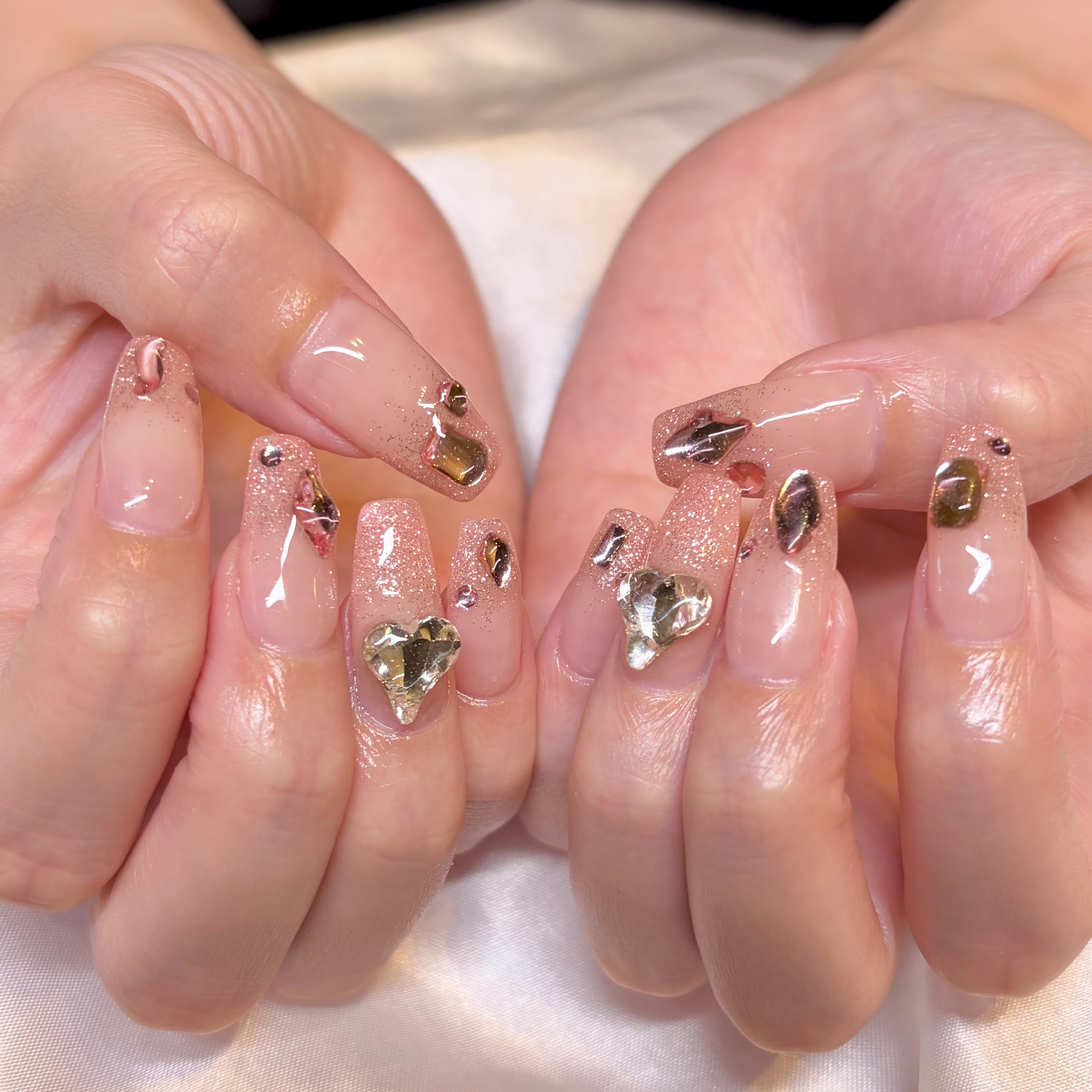 emu.nails