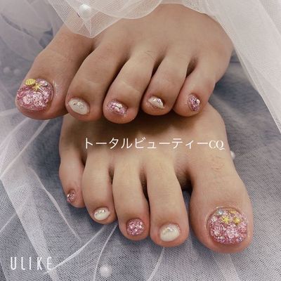 ハンドとフートセットネイル
持ち込みデザイン6本&ワンカラ4本11800円