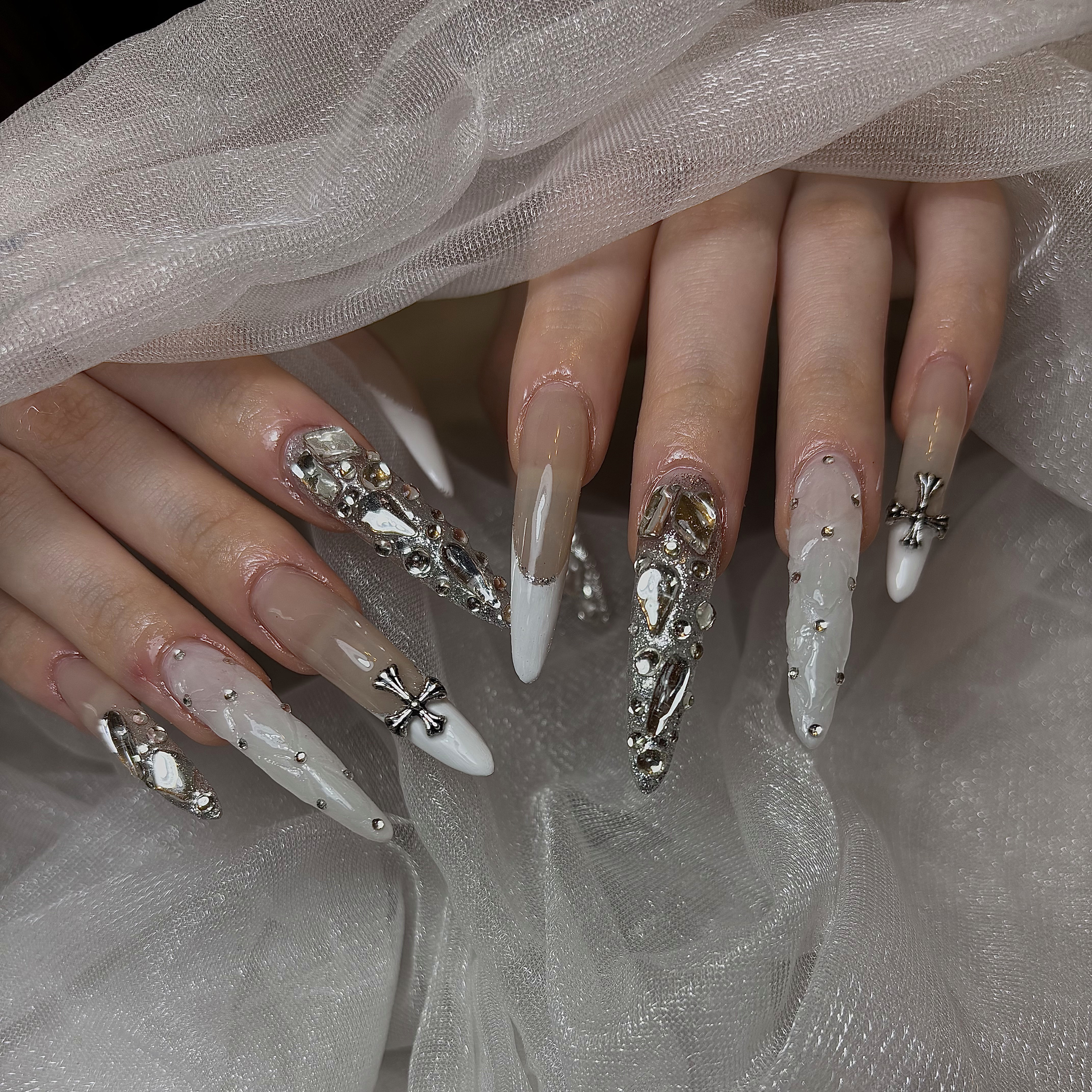 ayananails