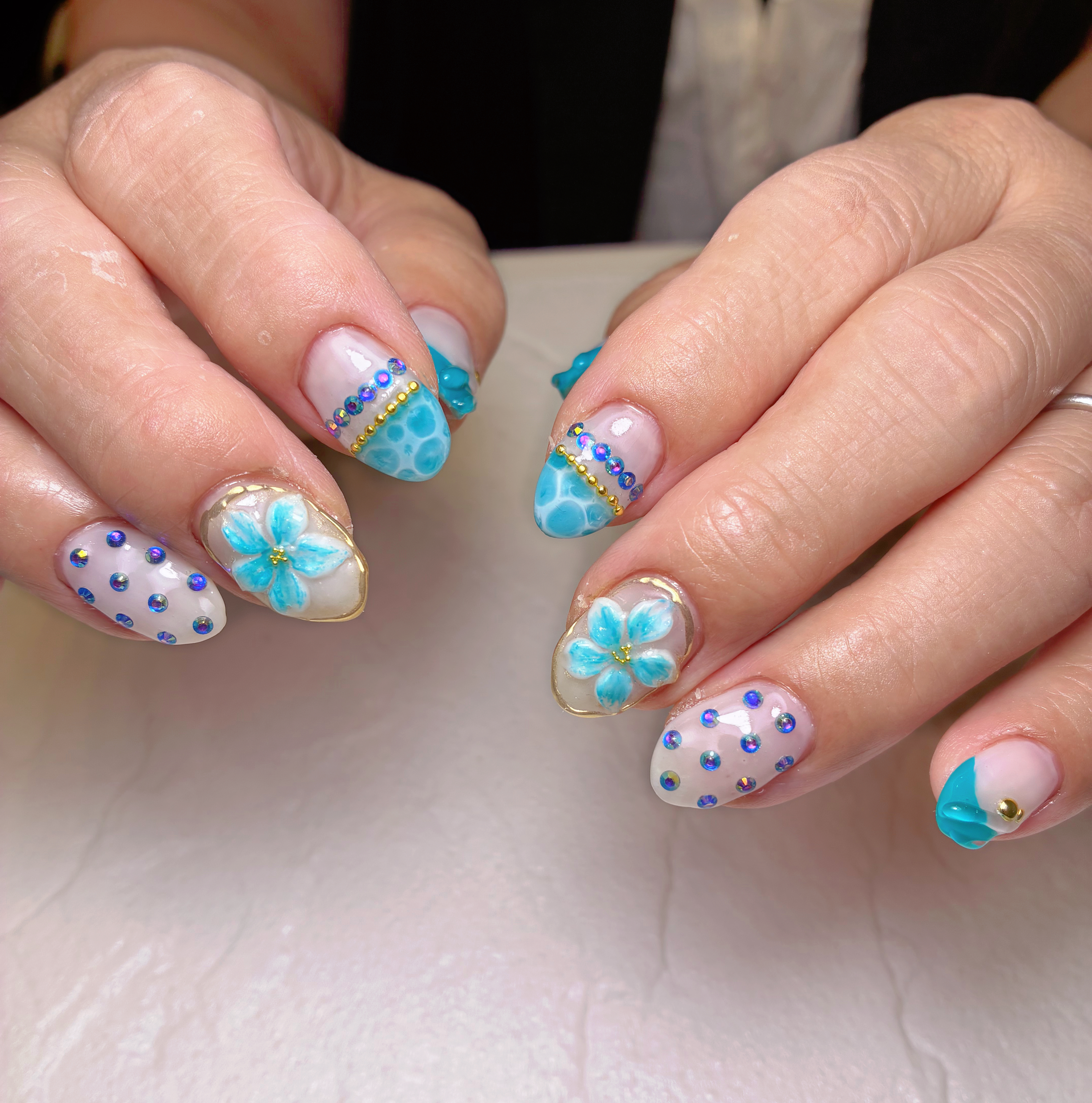 lux.nail