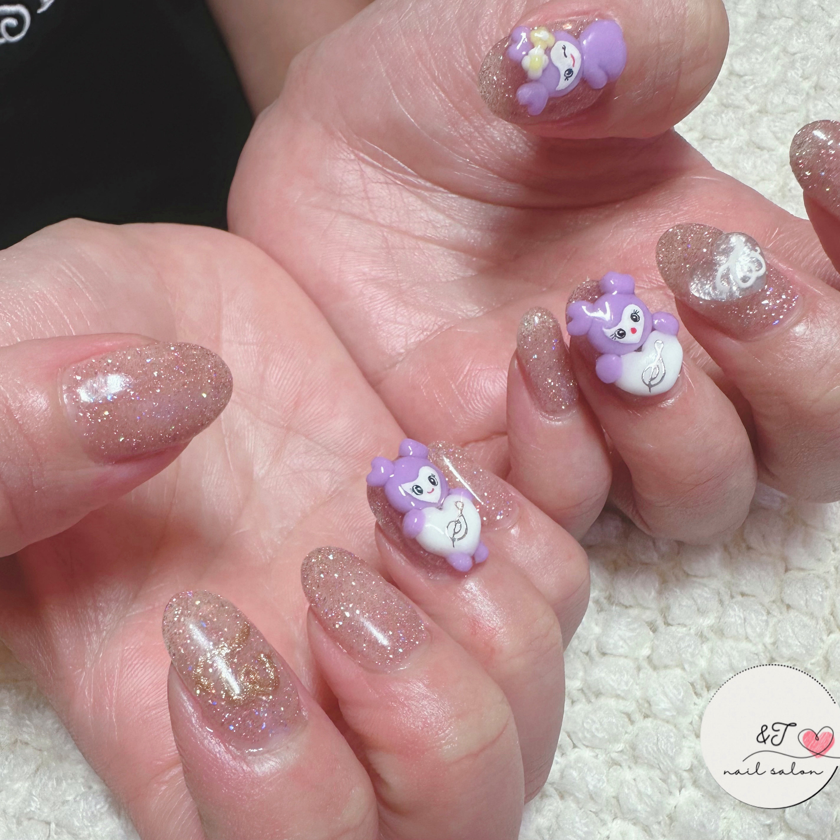 nail_salon_and_T