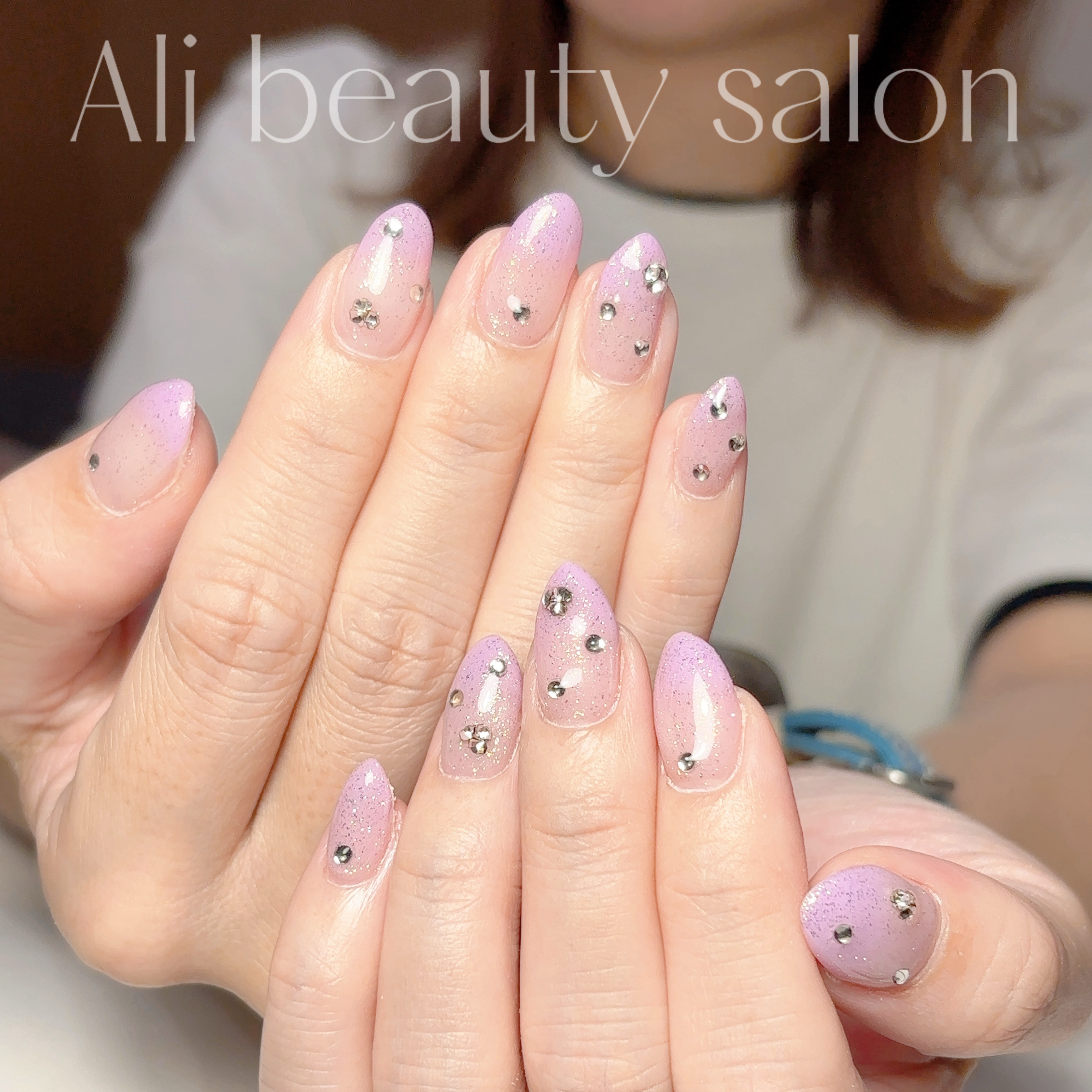 Ali_nail